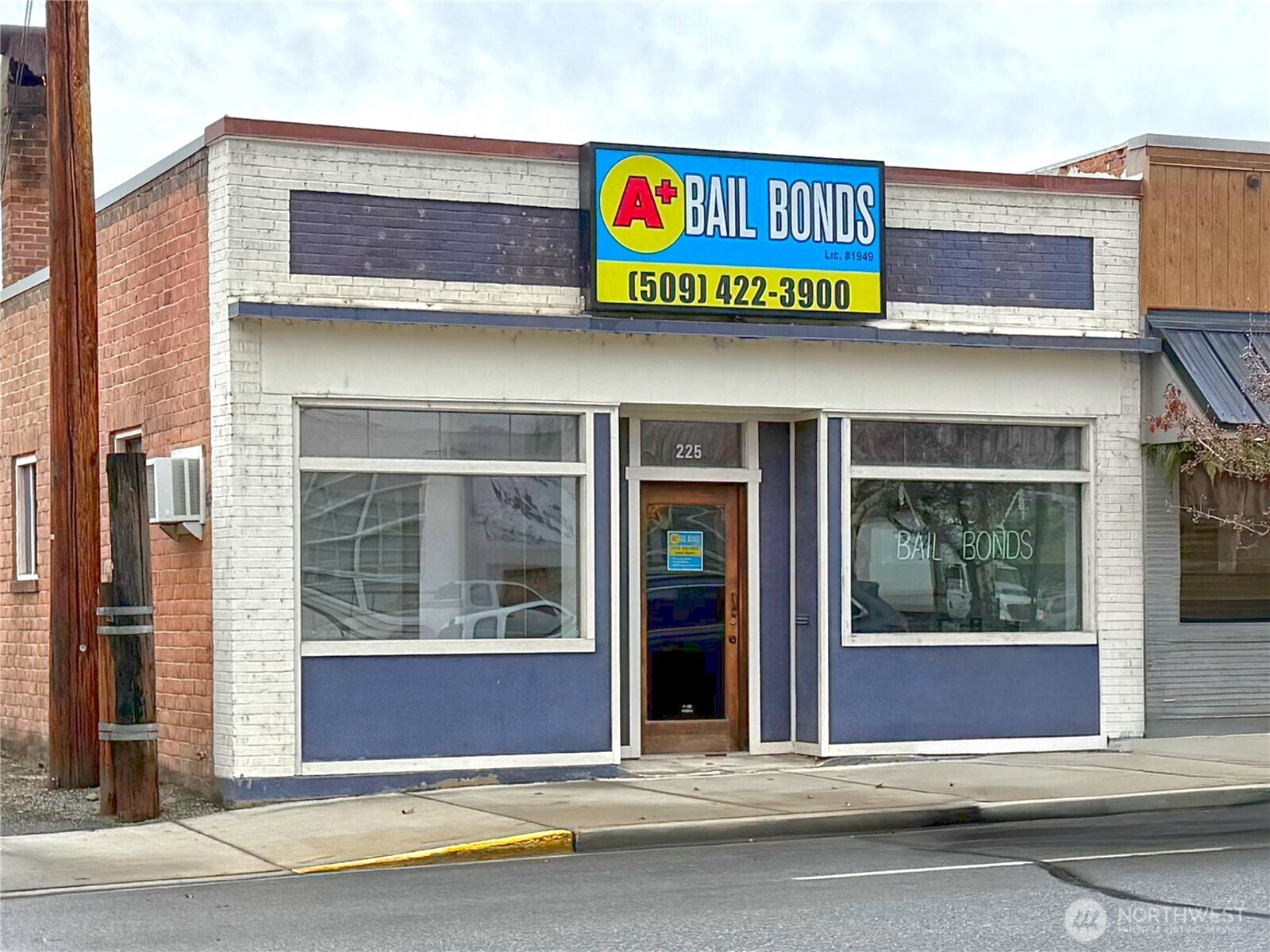 225 Pine Street, Okanogan, WA 98840