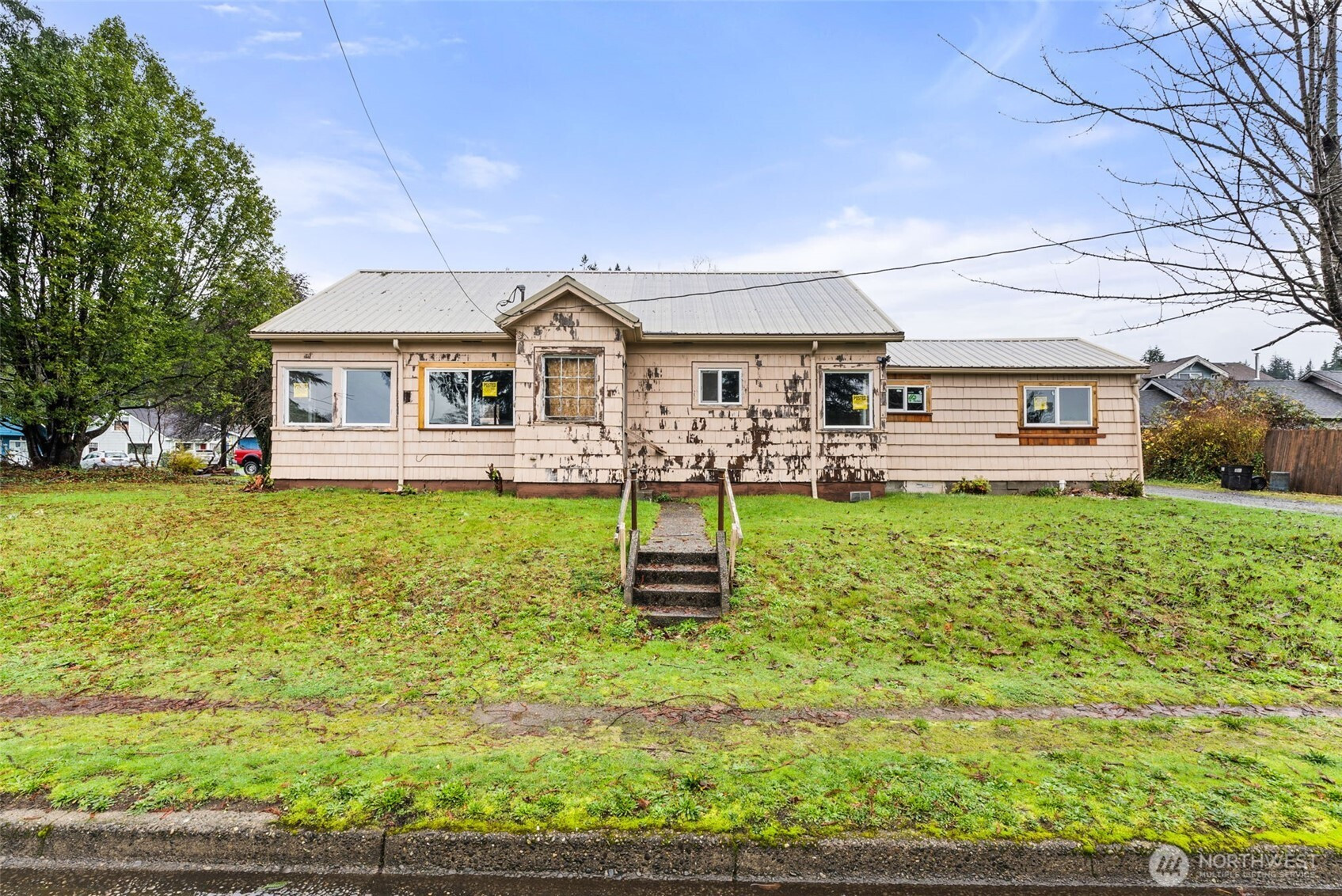 1507 Park Avenue, Raymond, WA 98577