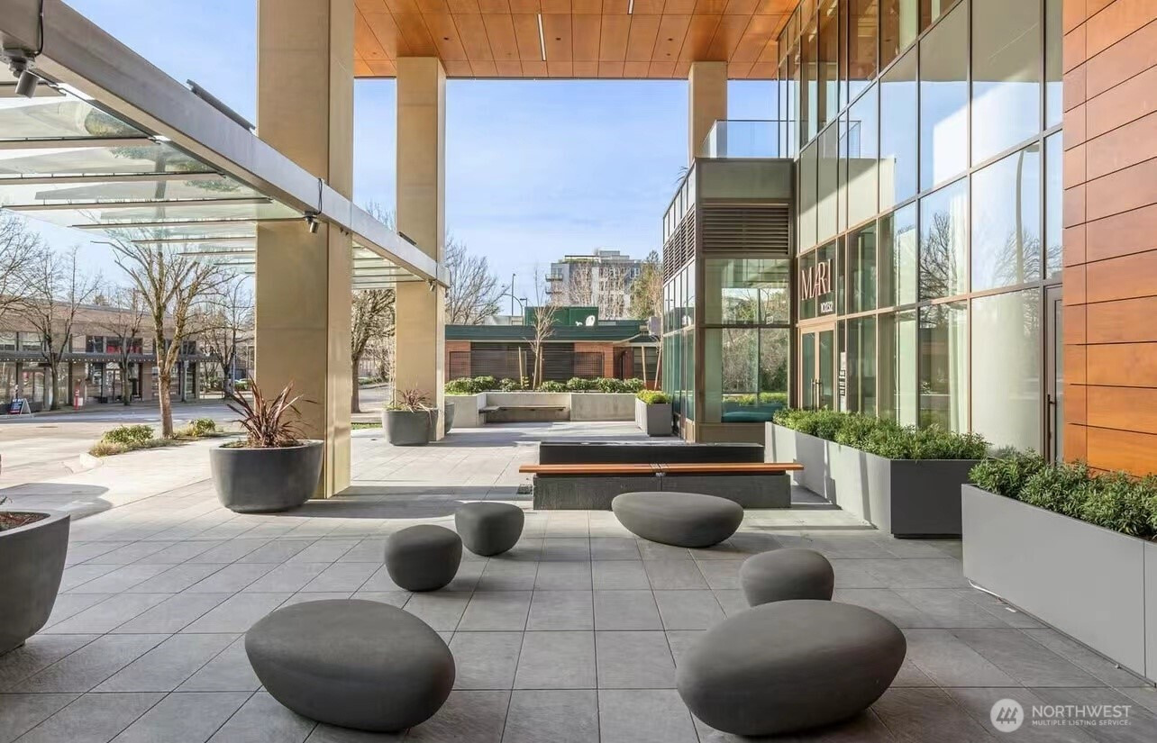 10232 NE 10th Street, Bellevue, WA 98004