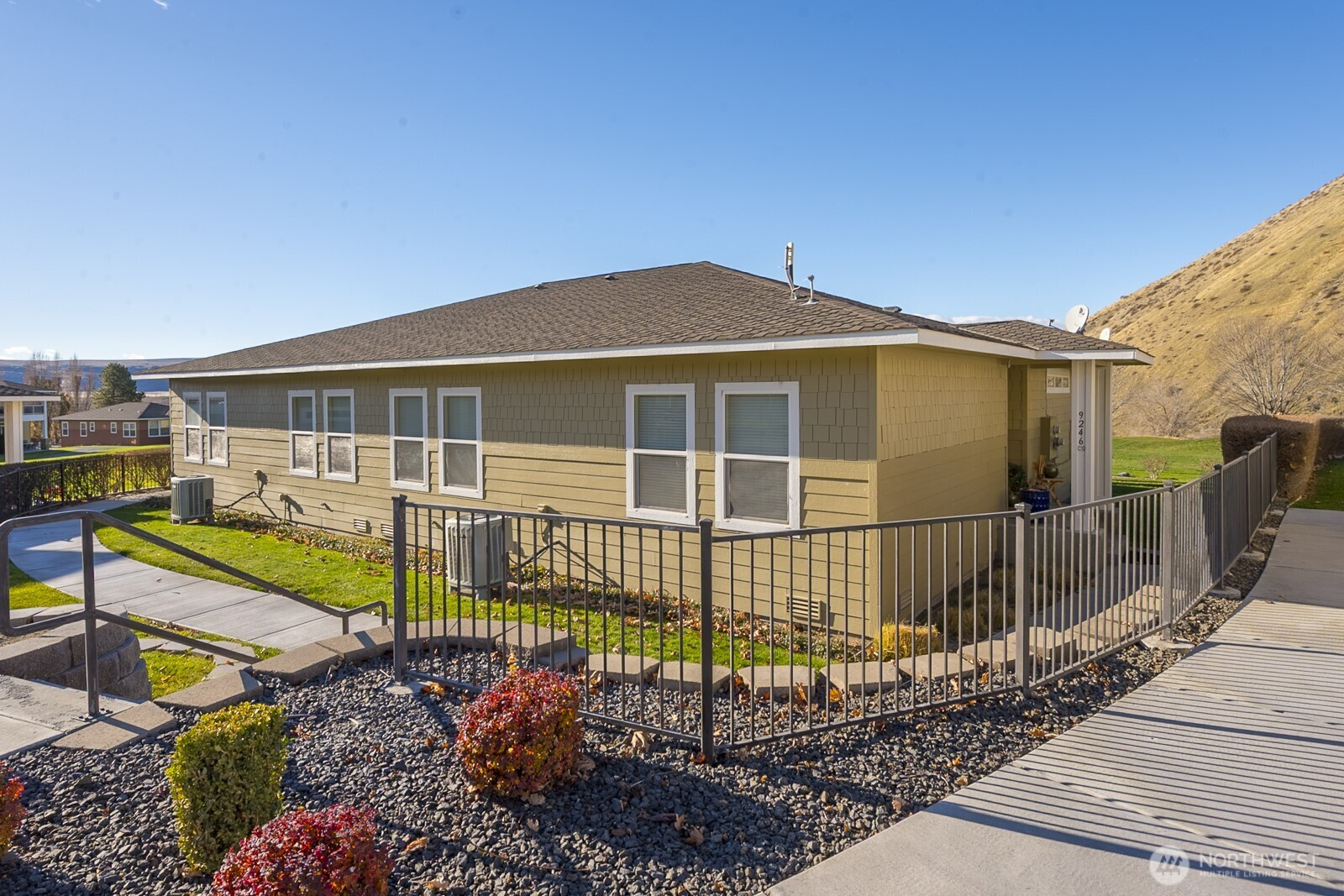 9246 NW Canyon Dr, Quincy, WA 98848