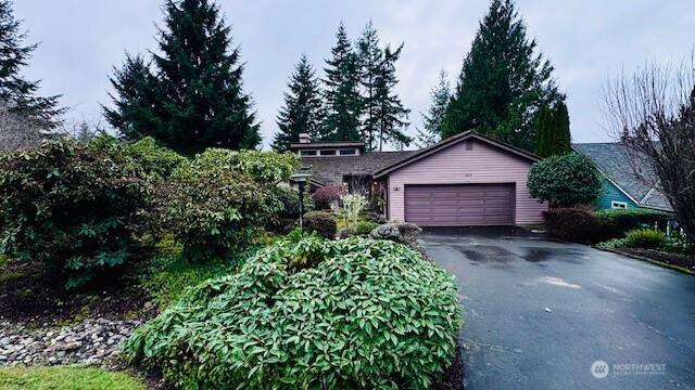 350 E Fairway Drive, Allyn, WA 98524