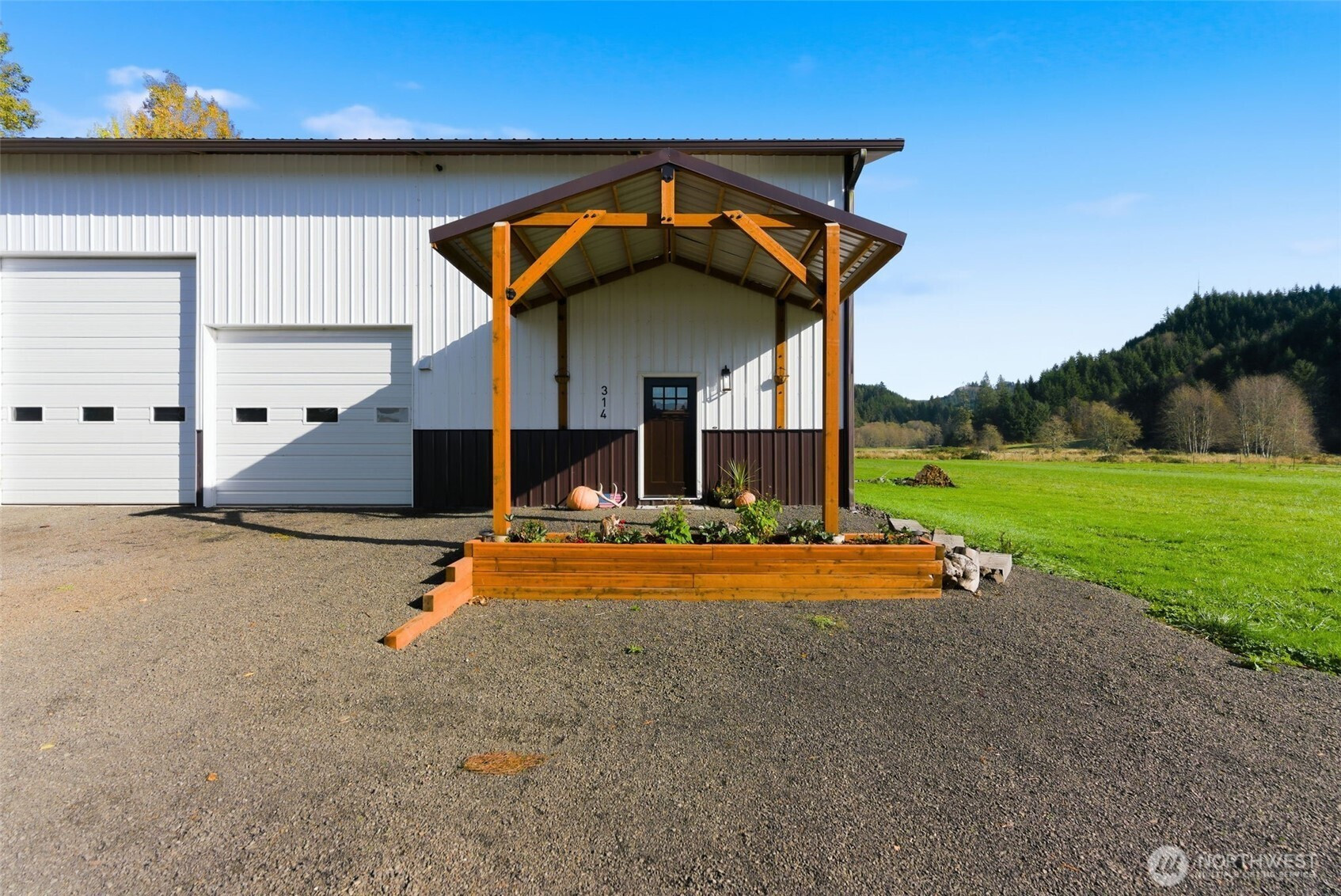 314 E Valley Road, Skamokawa, WA 98647