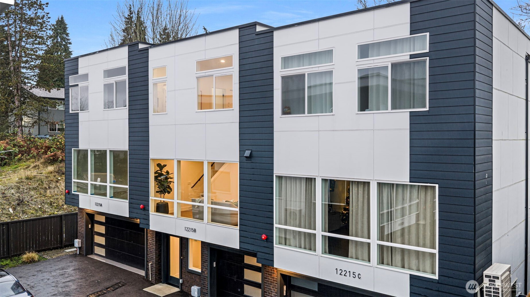 12215 Des Moines Memorial Drive S, Burien, WA 98168