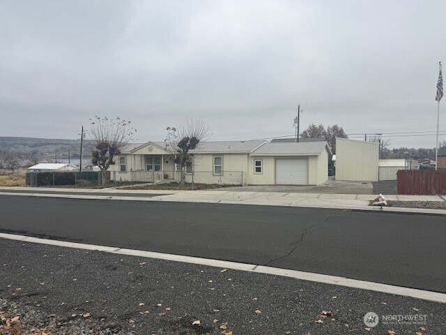 34 N Ginko Street, Soap Lake, WA 98851