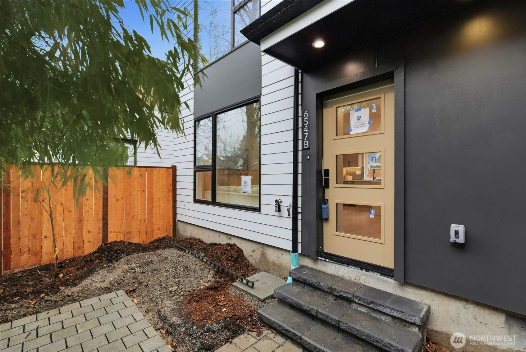 6547 11th Avenue NW, Seattle, WA 98117