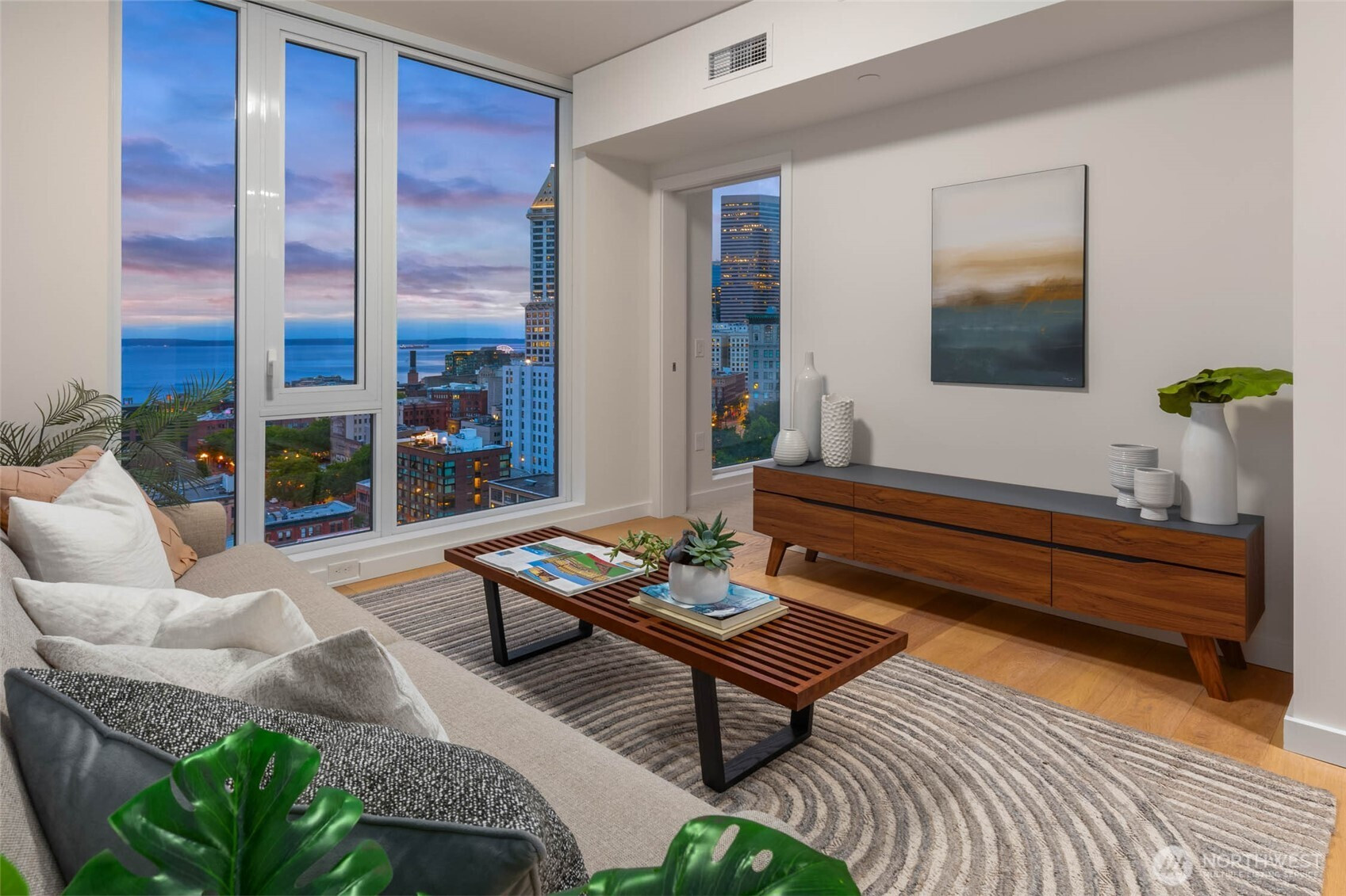 450 S Main St, Seattle, WA 98104