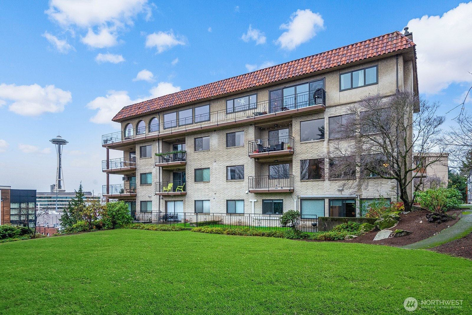 610 Aloha Street, Seattle, WA 98109