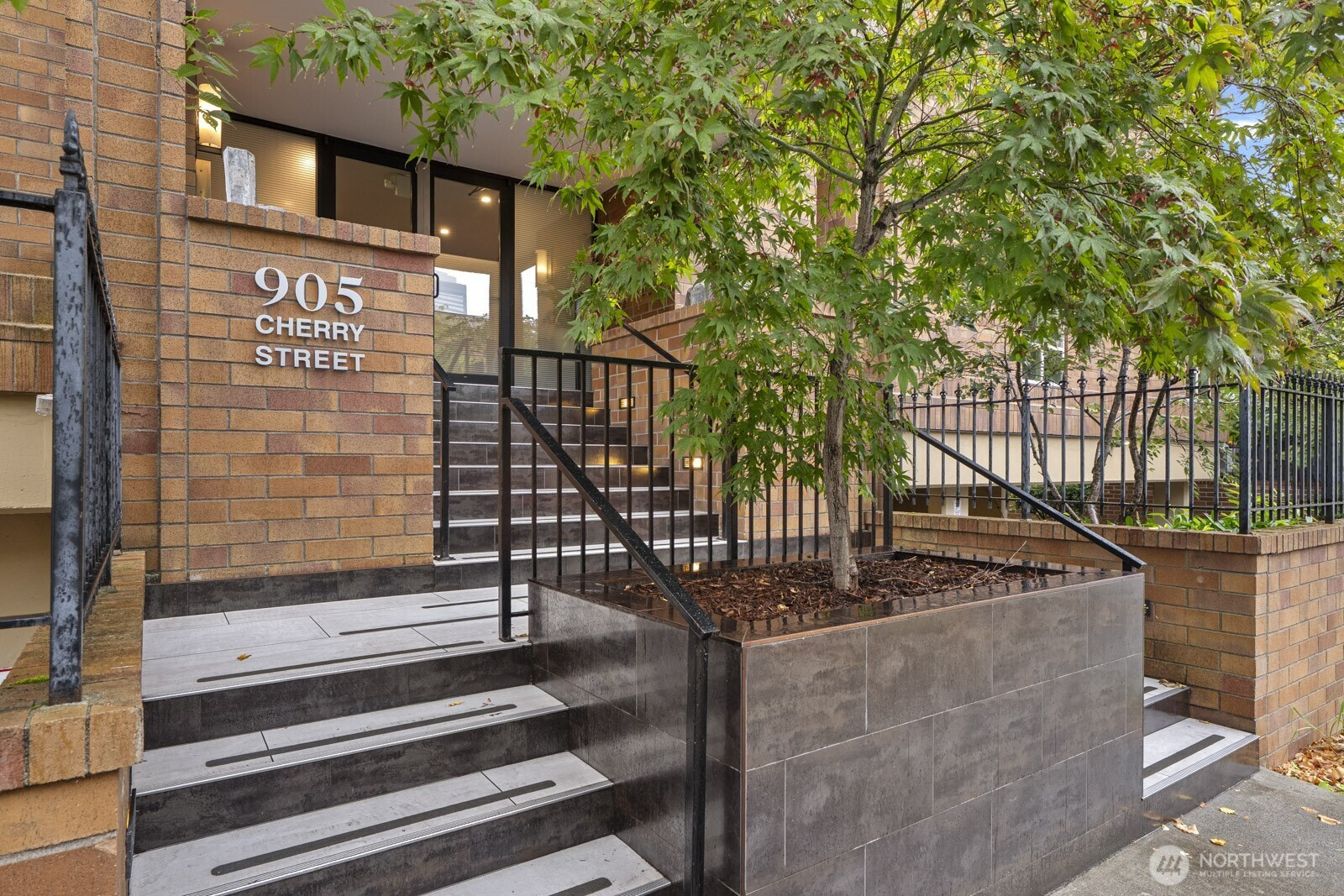 905 Cherry Street, Seattle, WA 98104