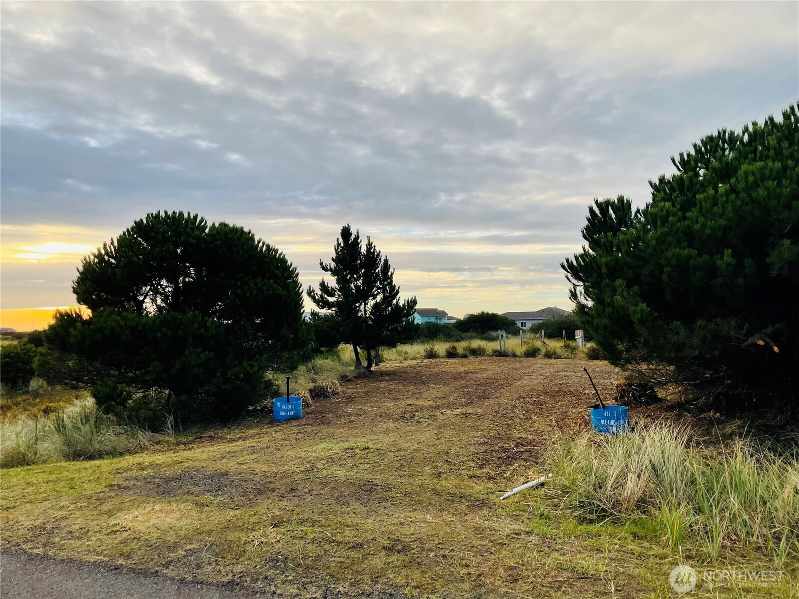 437 S Bel Air Loop, Ocean Shores, WA 98569