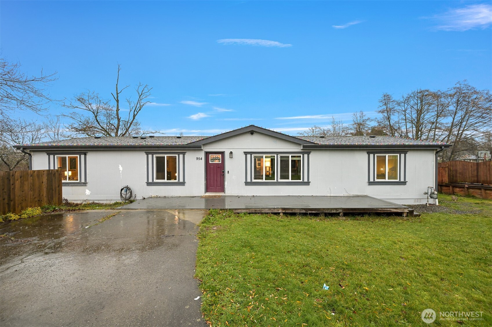 954 Garfield Avenue, Blaine, WA 98230