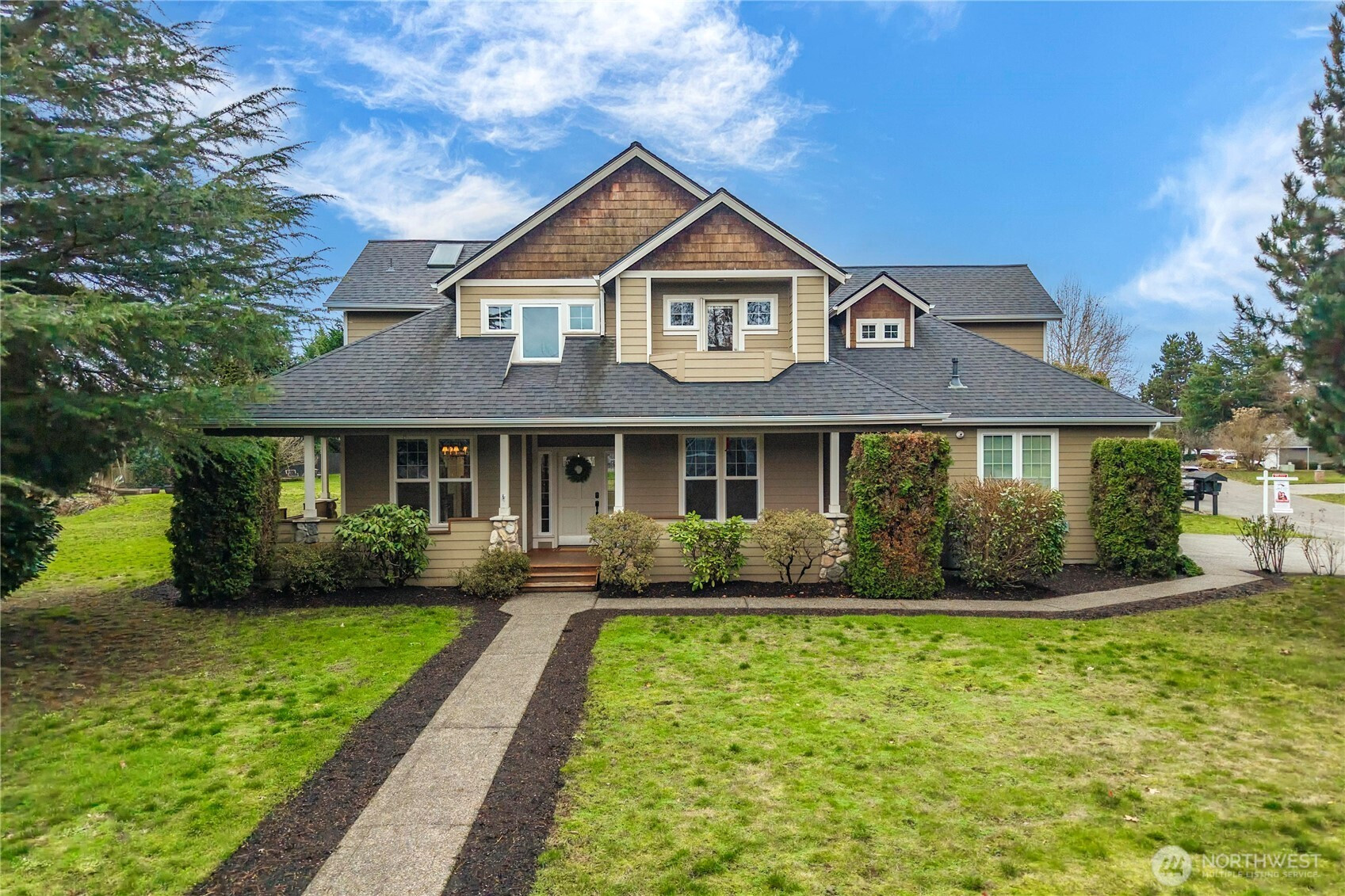 2205 215th Avenue E, Lake Tapps, WA 98391