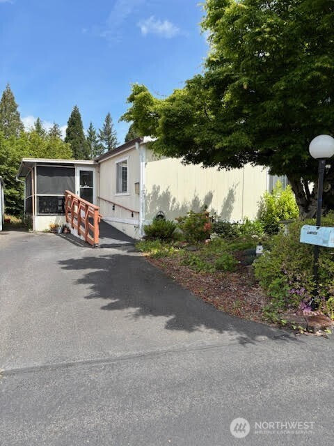 823 Cottonwood Drive, Enumclaw, WA 98022