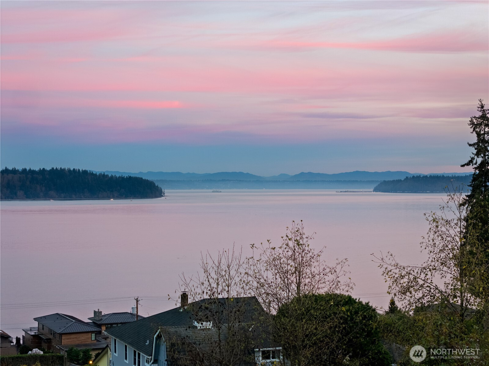 8154 E Seaview Drive, Port Orchard, WA 98366