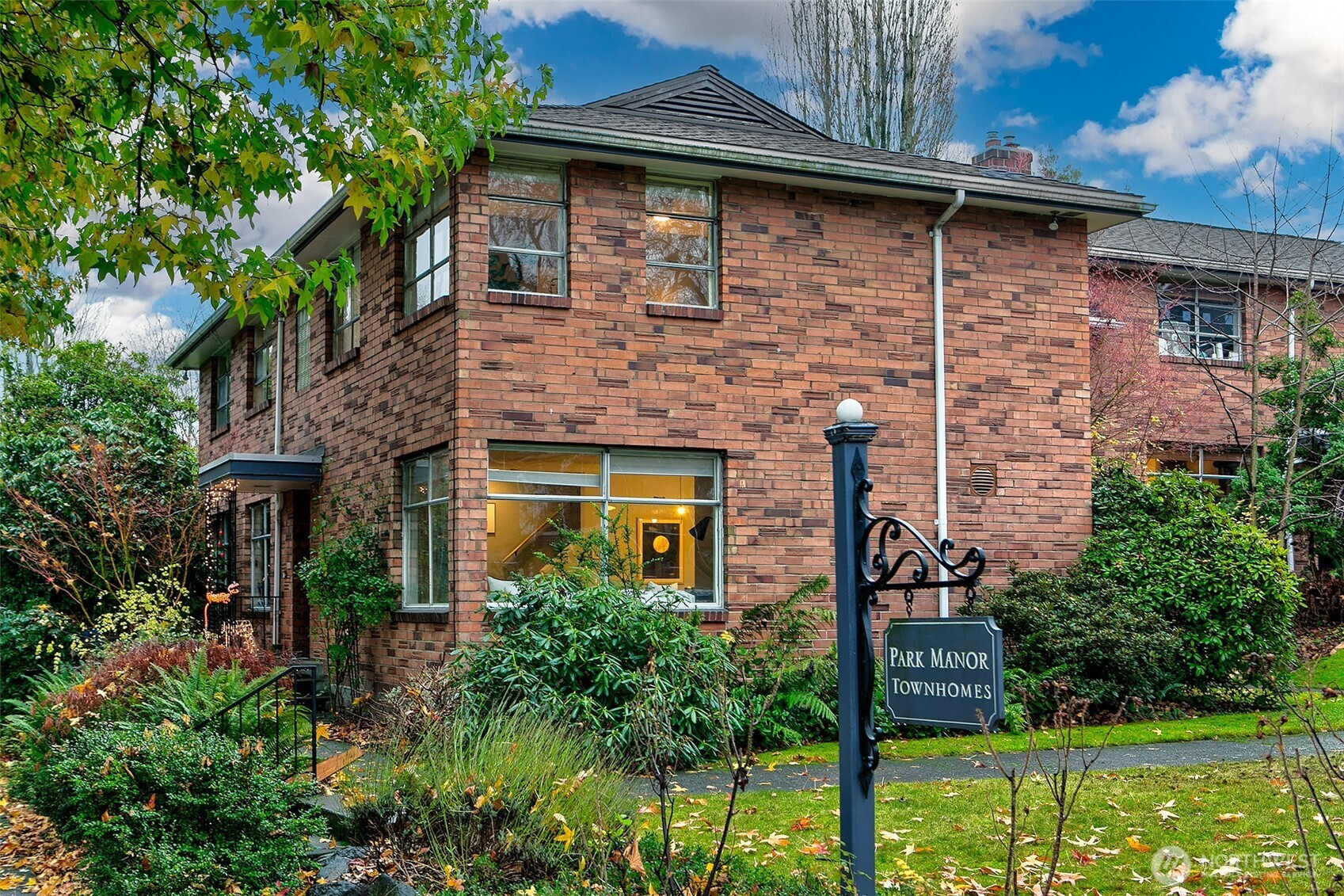 511 1/2 17th Avenue E, Seattle, WA 98112