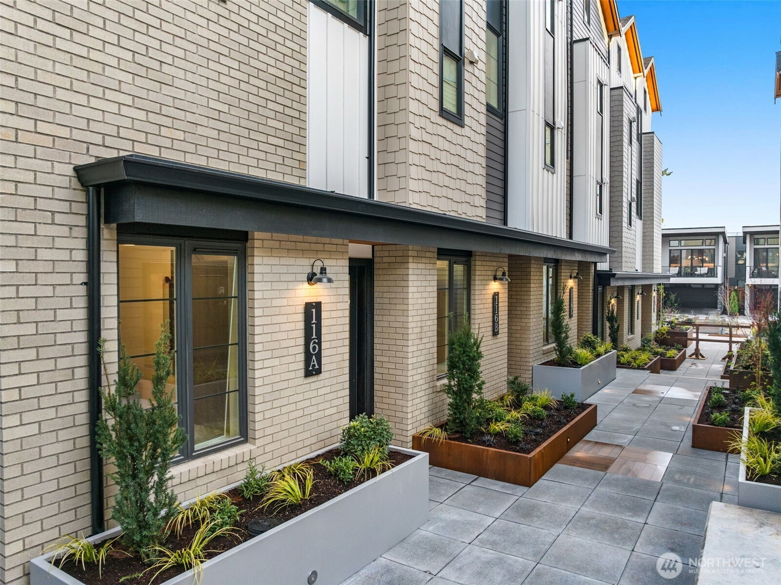 112 F 2nd Street S, Kirkland, WA 98033