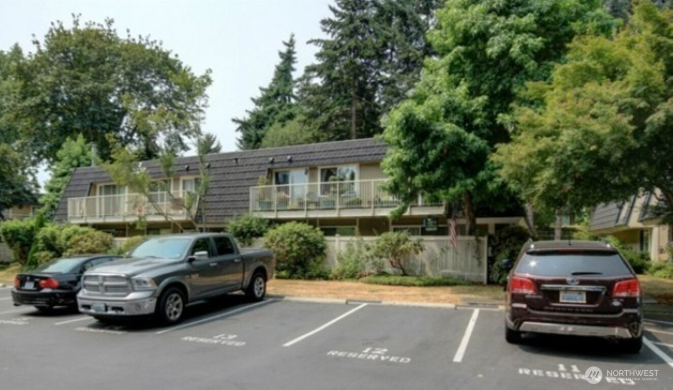 9807 NE 124th Street, Kirkland, WA 98034