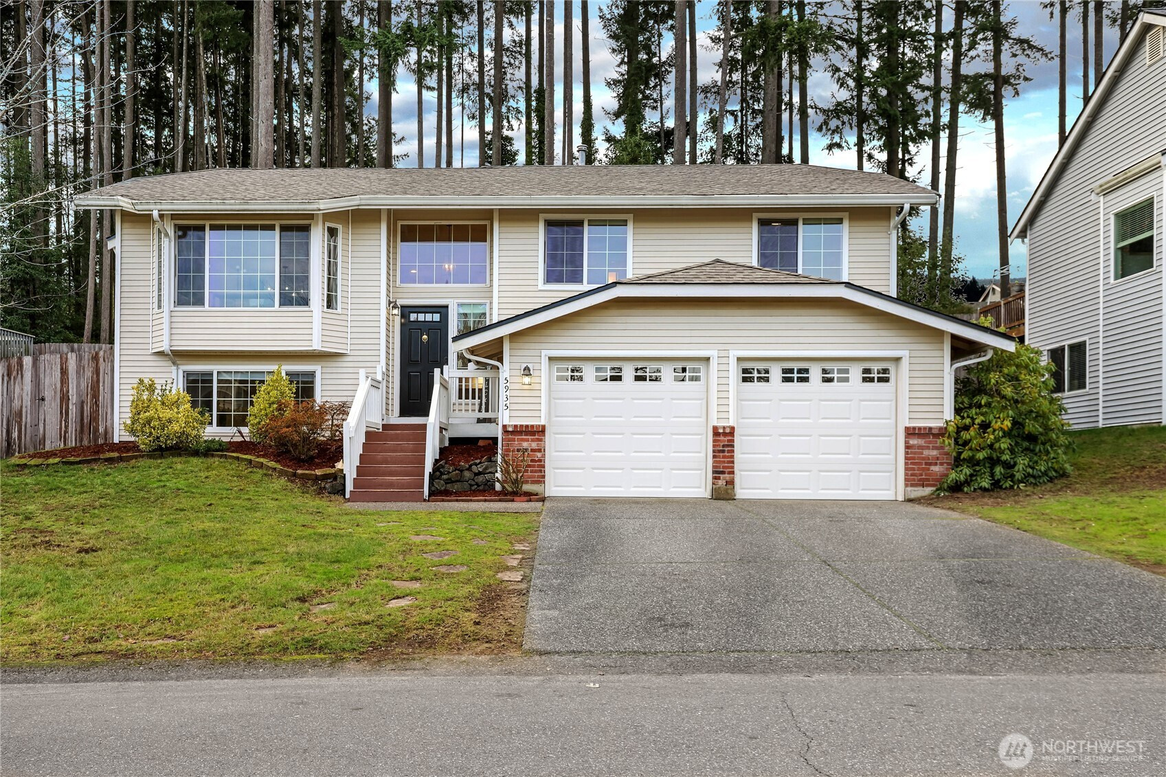 5935 Turley Loop SE, Port Orchard, WA 98366