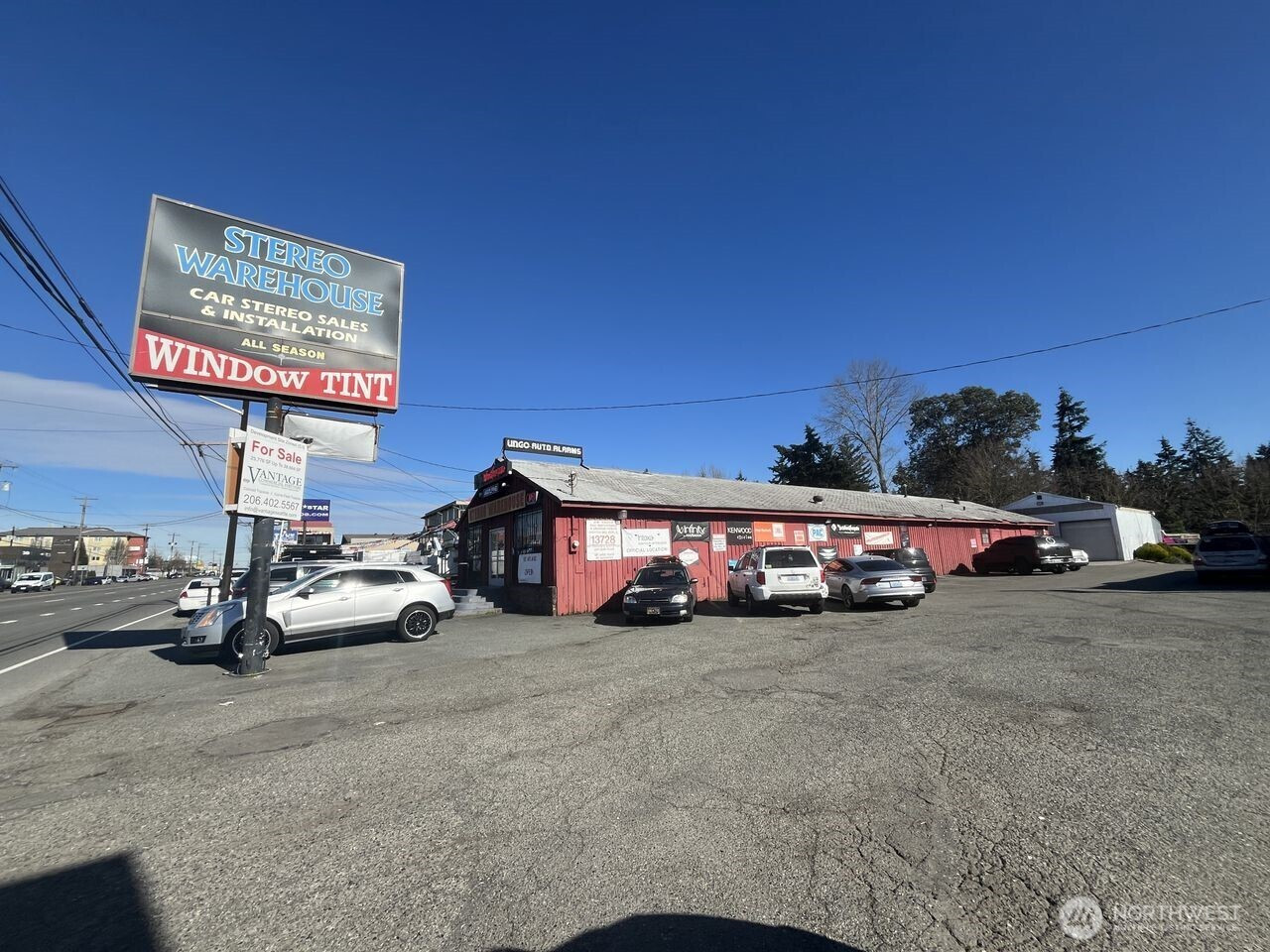 13828 Aurora Avenue N, Seattle, WA 98133