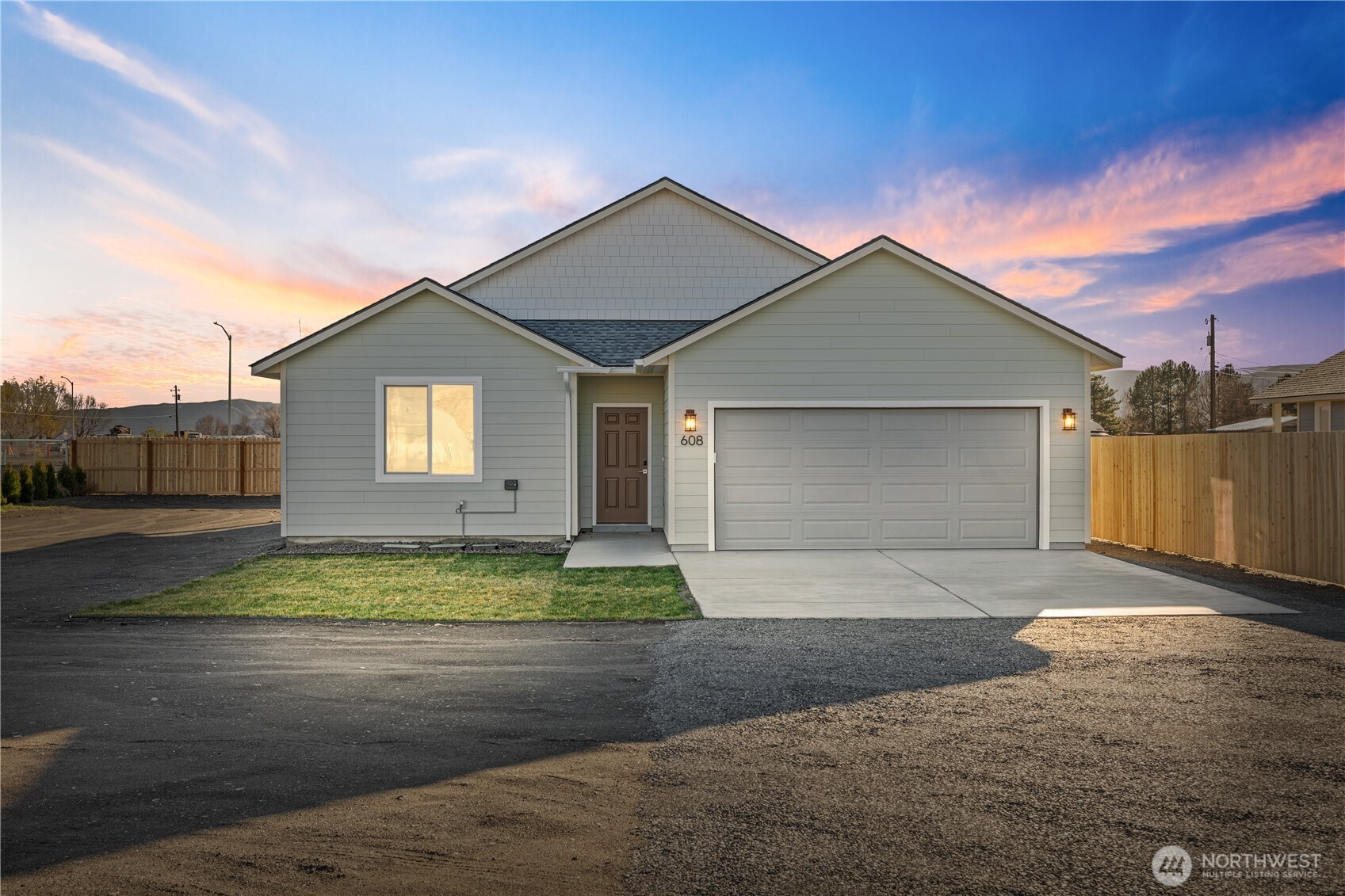 608 4th Street, Mattawa, WA 99349