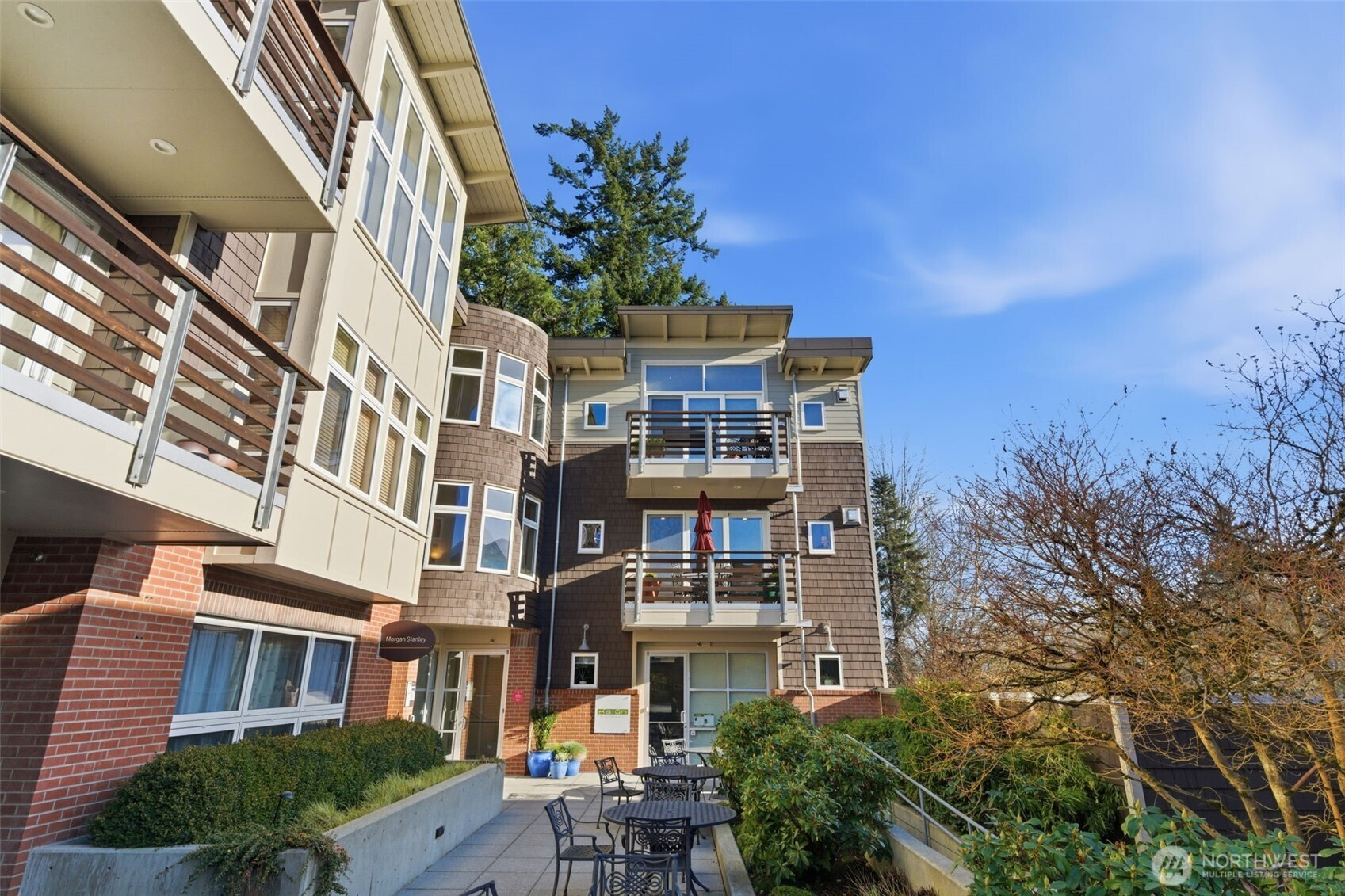 400 Winslow Way E, Bainbridge Island, WA 98110