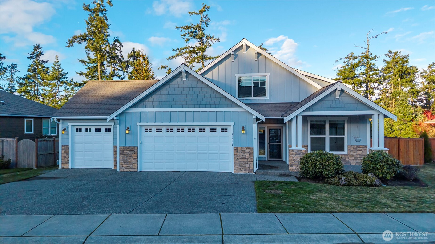 3008 SW Fairway Point Drive, Oak Harbor, WA 98277