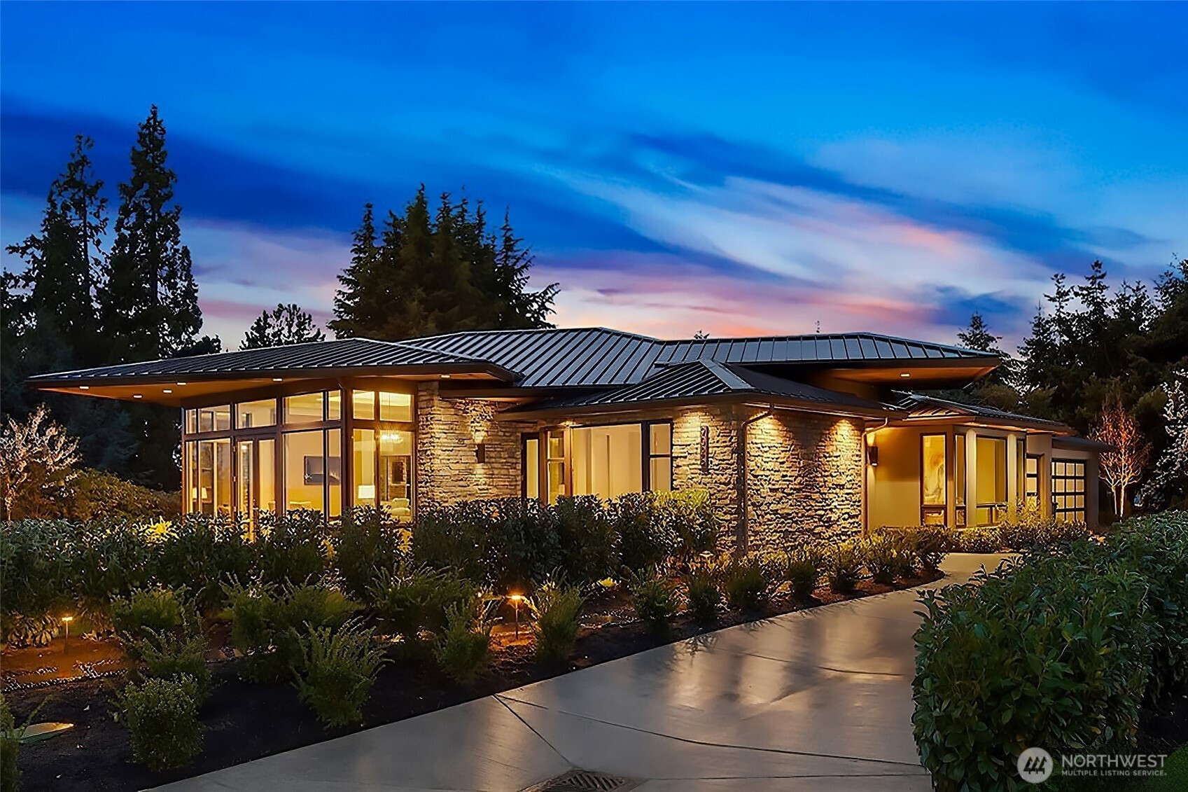 9026 NE 19th Street, Clyde Hill, WA 98004