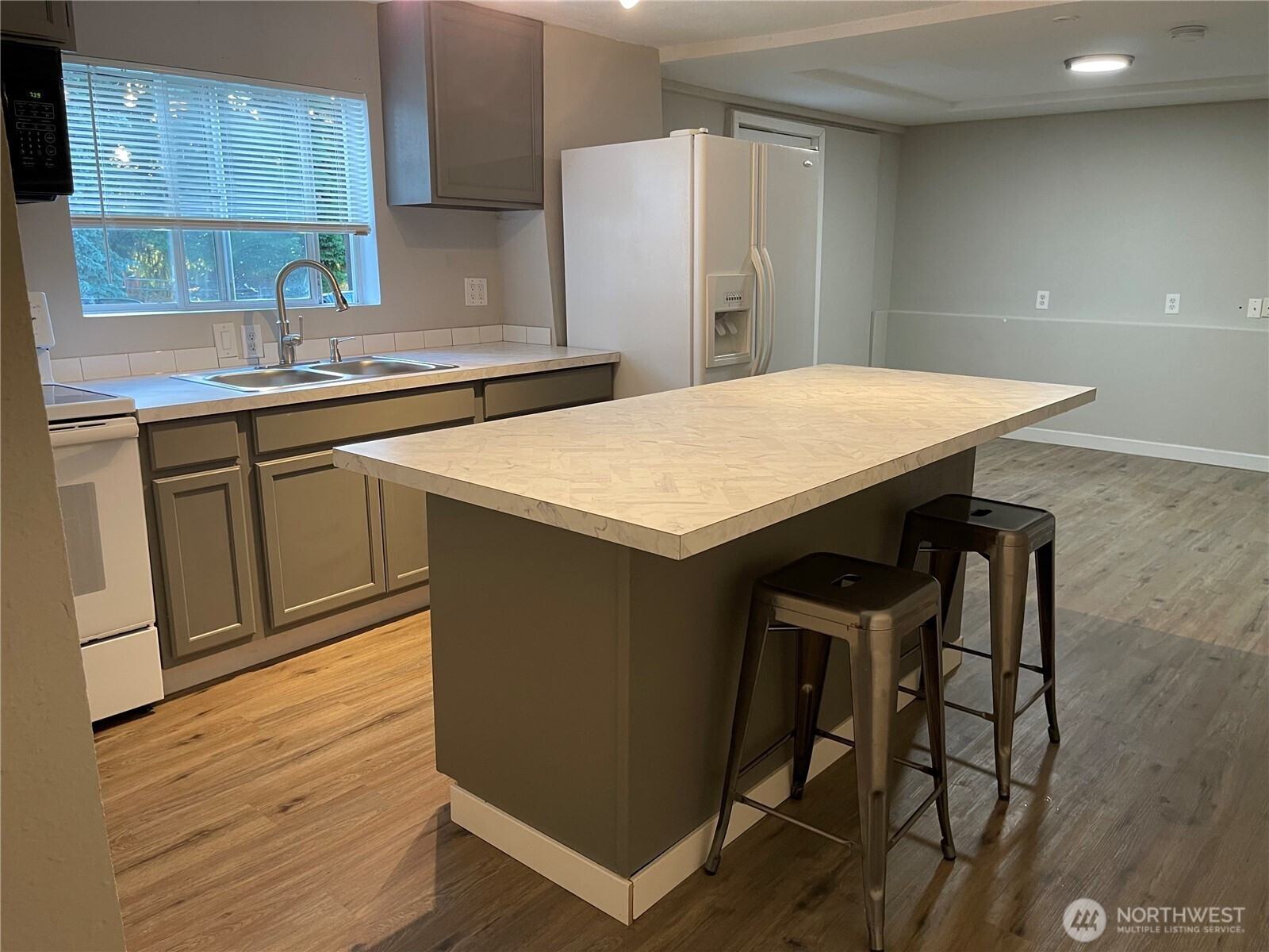 30524 8TH Avenue SW, Federal Way, WA 98023