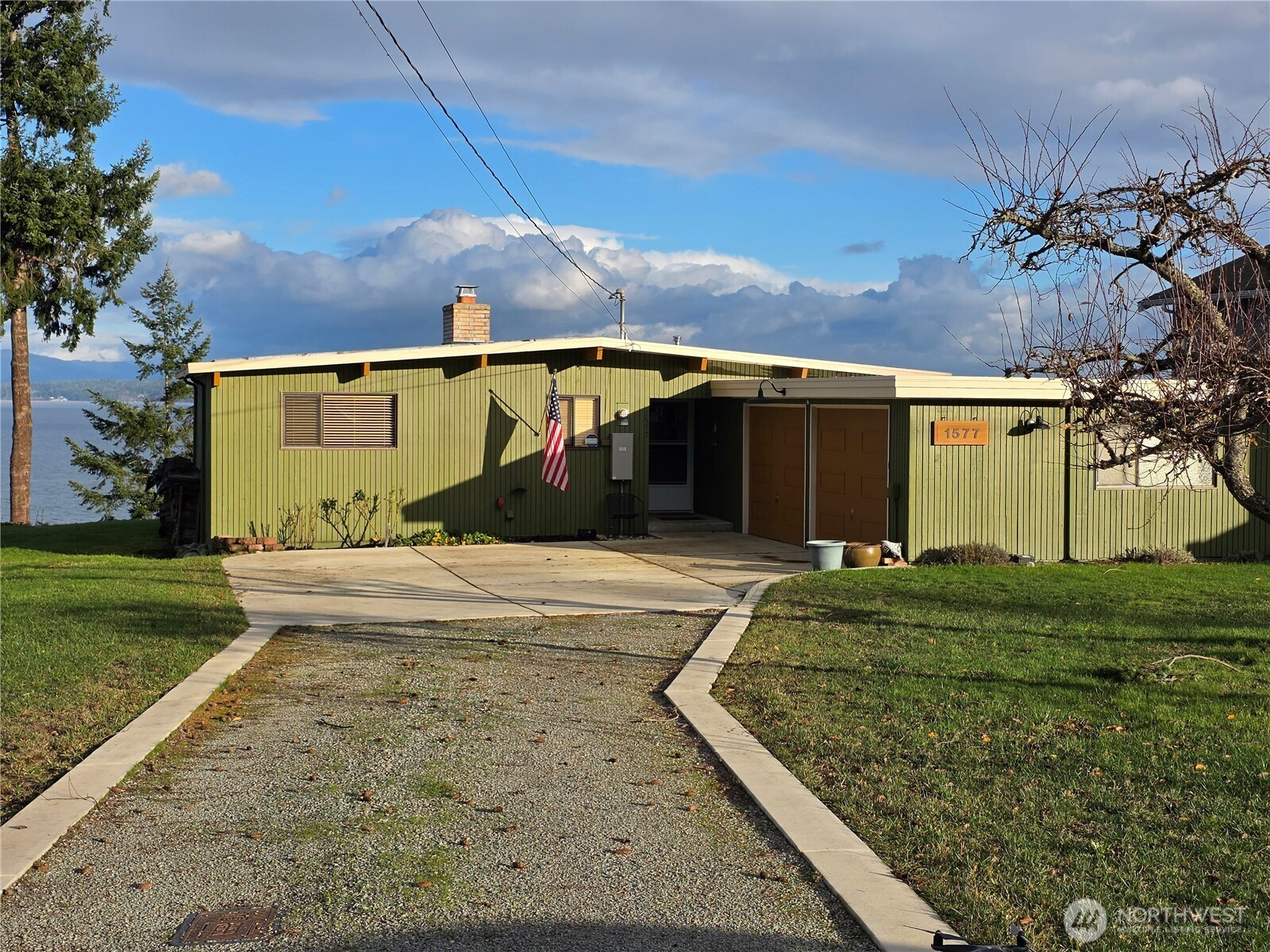 1577 Country Club Drive, Camano Island, WA 98282