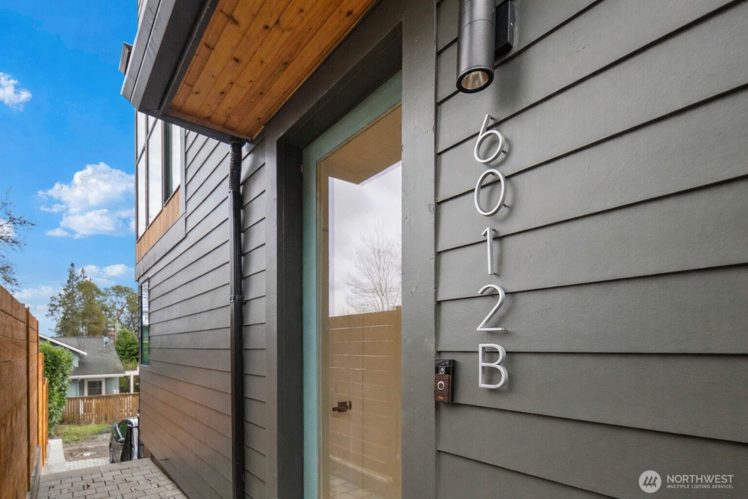 6012 B 35th Avenue NE, Seattle, WA 98115