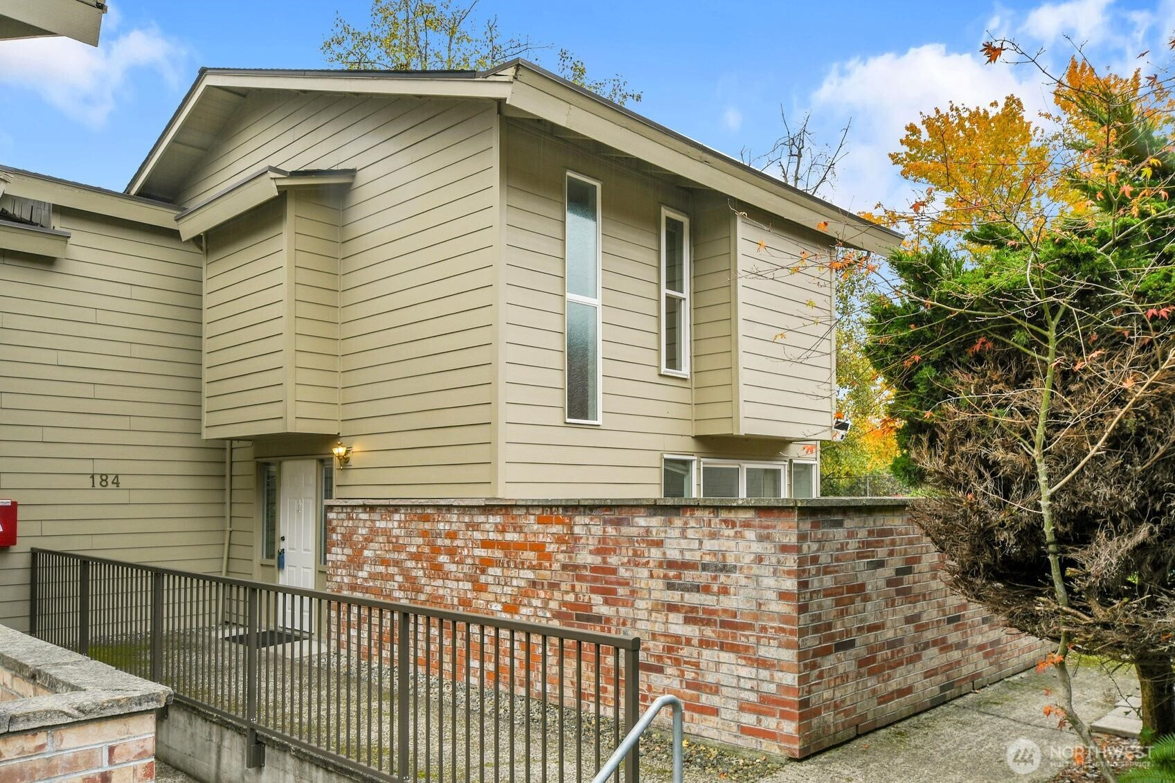 184 SW 200th Street, Normandy Park, WA 98166