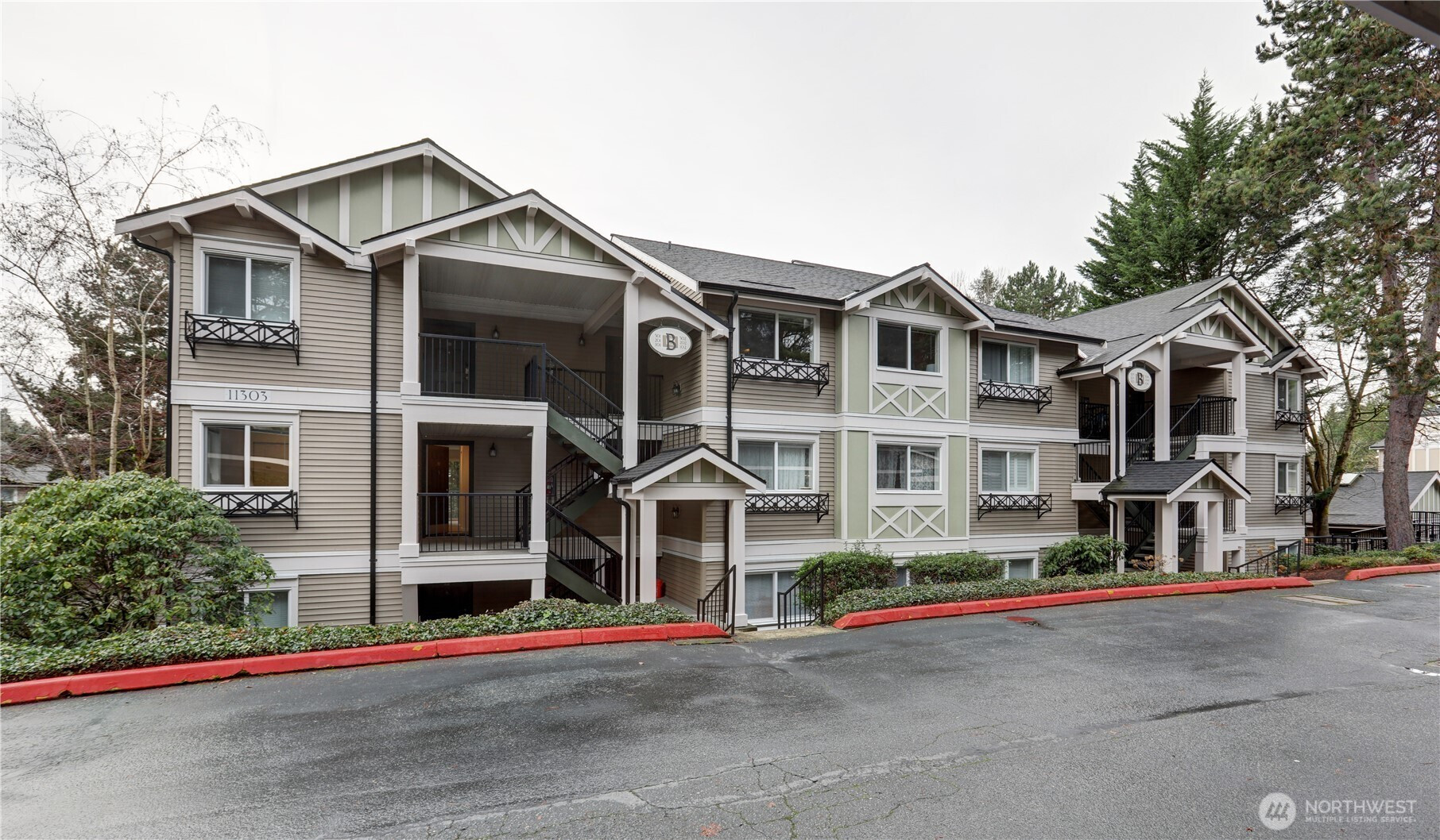 11303 NE 128th St, Kirkland, WA 98034