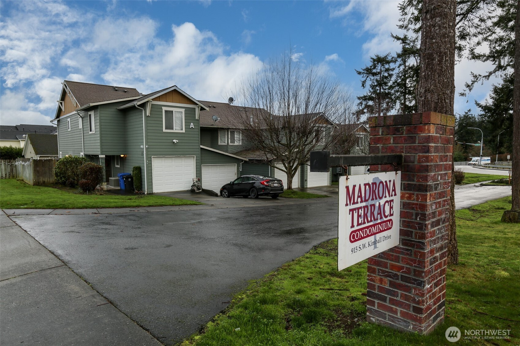 915 SW Kimball Drive, Oak Harbor, WA 98277