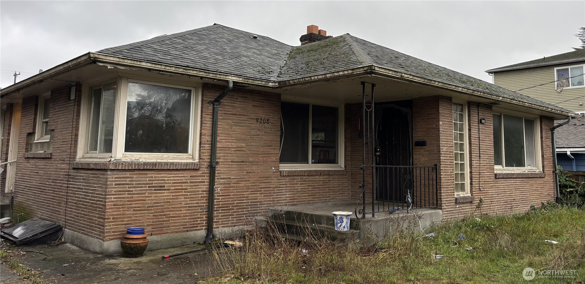 9208 17th Avenue SW, Seattle, WA 98106