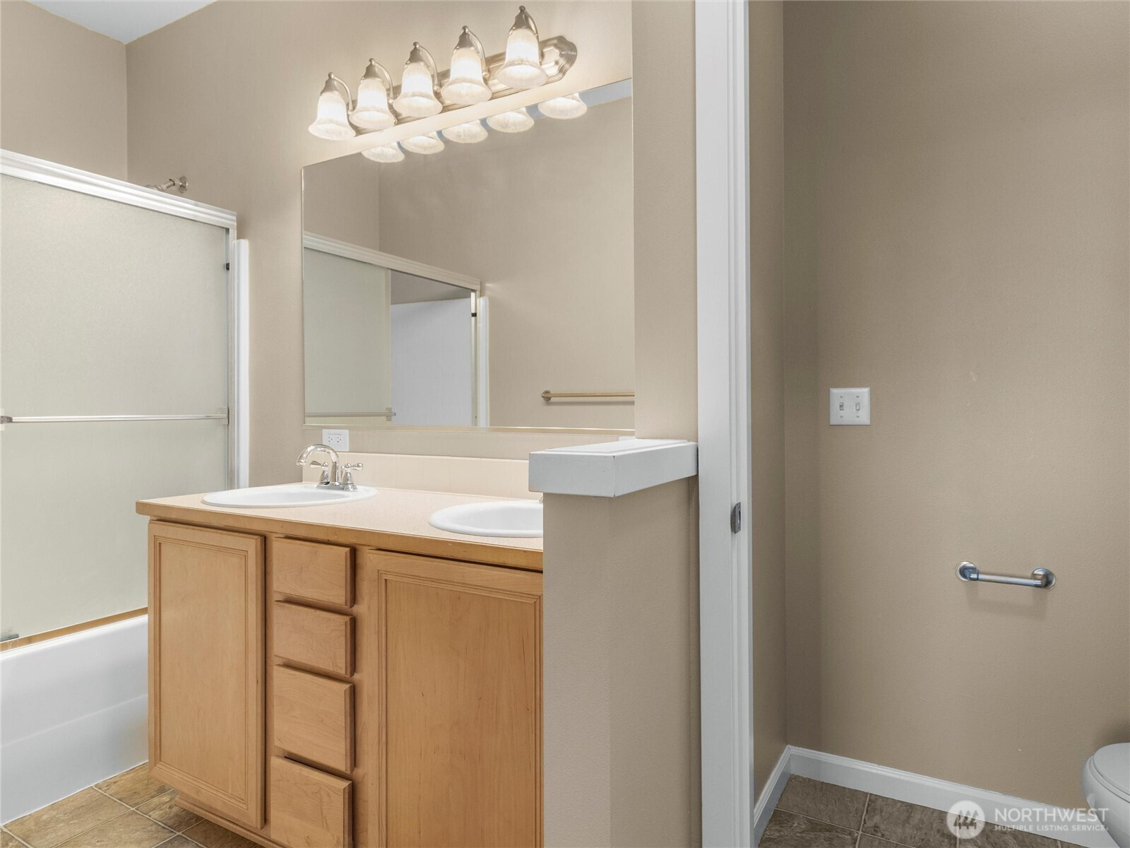 106 Birch Street, Fircrest, WA 98466