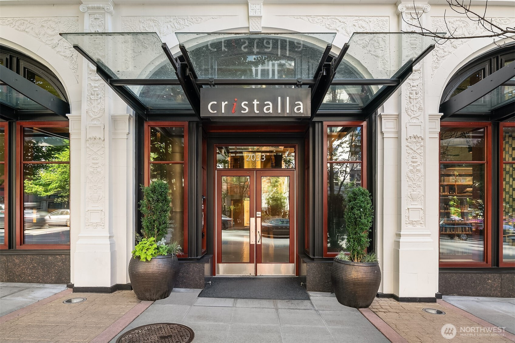 2033 2nd Avenue, Seattle, WA 98121