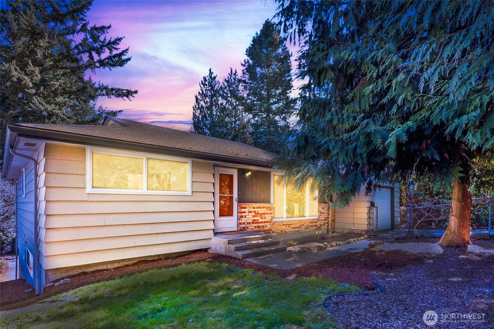 16730 Meridian Avenue N, Shoreline, WA 98133