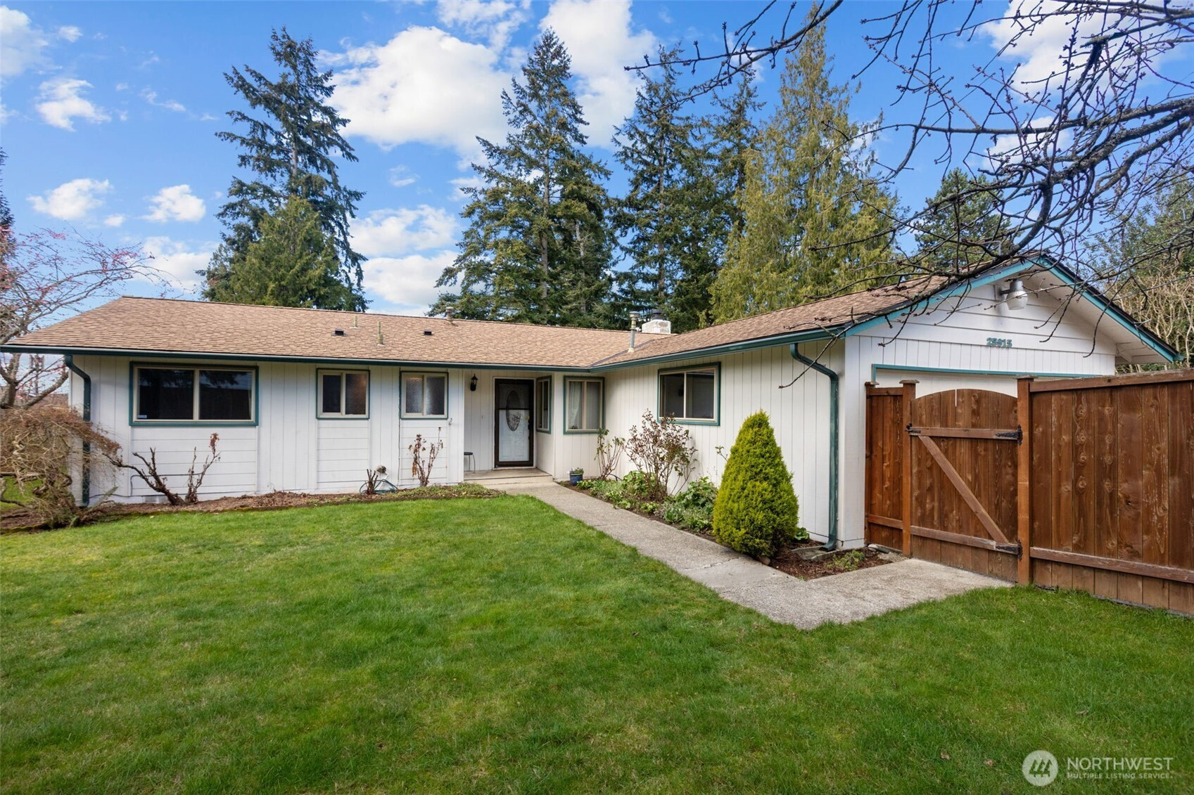 25915 18th Avenue S, Des Moines, WA 98198