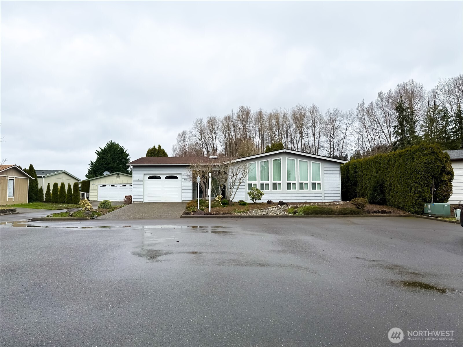 23618 N Lake Circle, Bothell, WA 98021