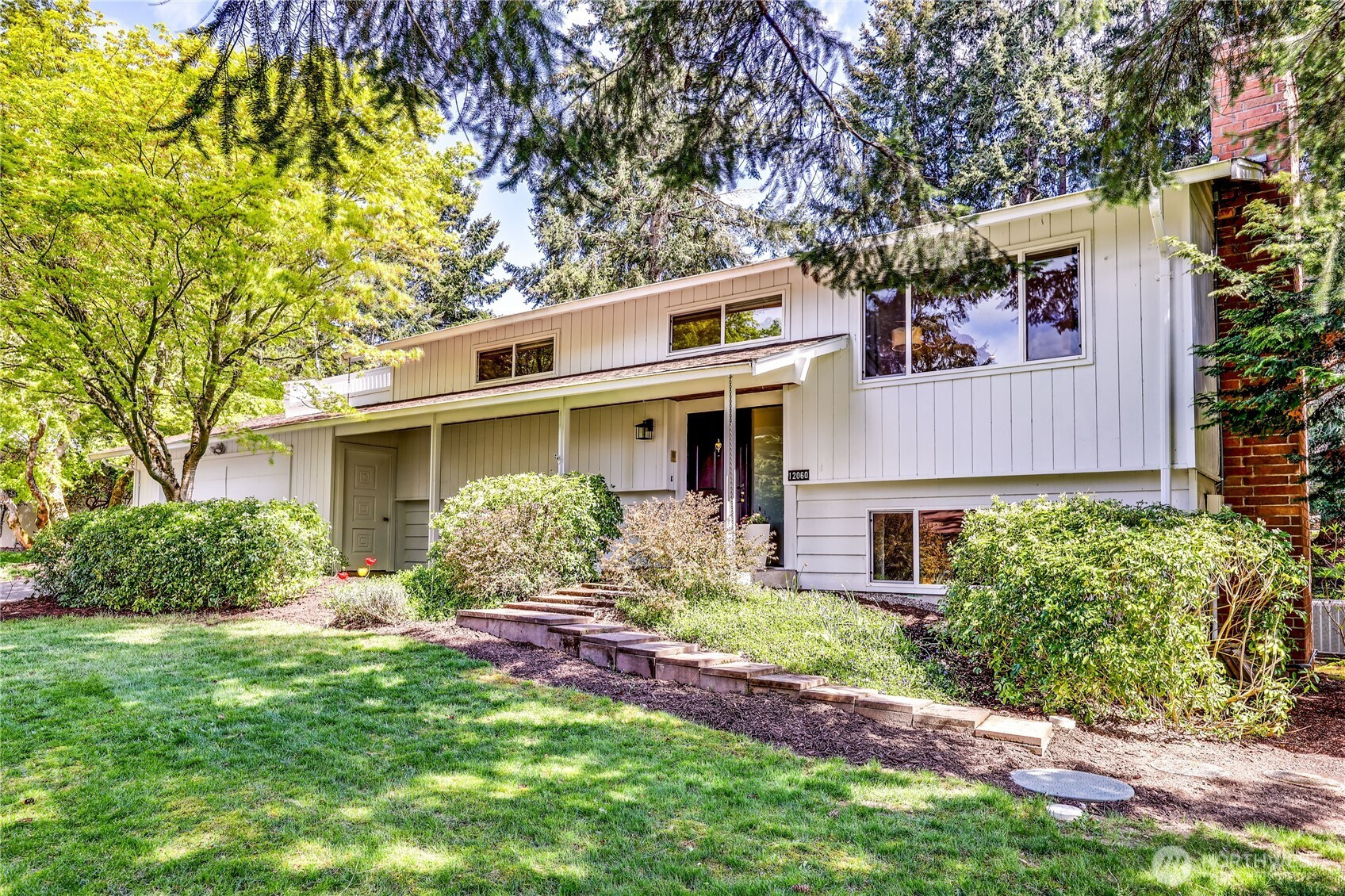 12060 Pleasant Place NE, Bainbridge Island, WA 98110