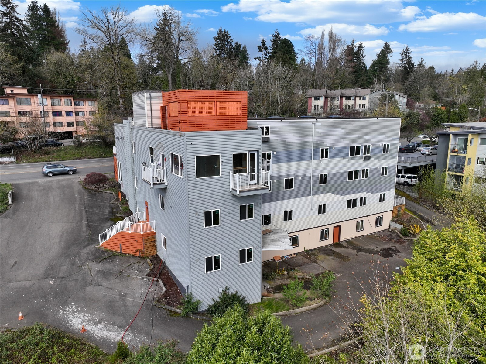 10516 Lake City Way NE, Seattle, WA 98125