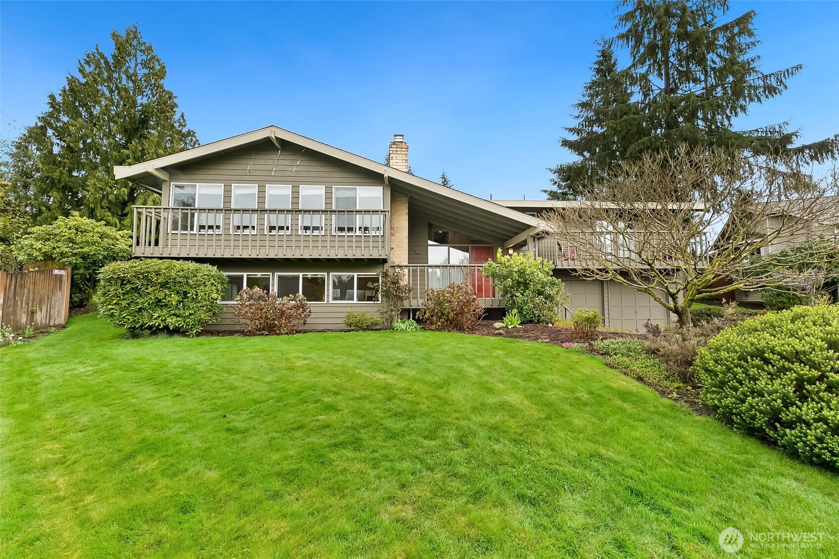 8209 211th Place SW, Edmonds, WA 98026
