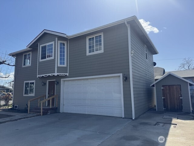 502 S Camas Avenue, Wapato, WA 98951