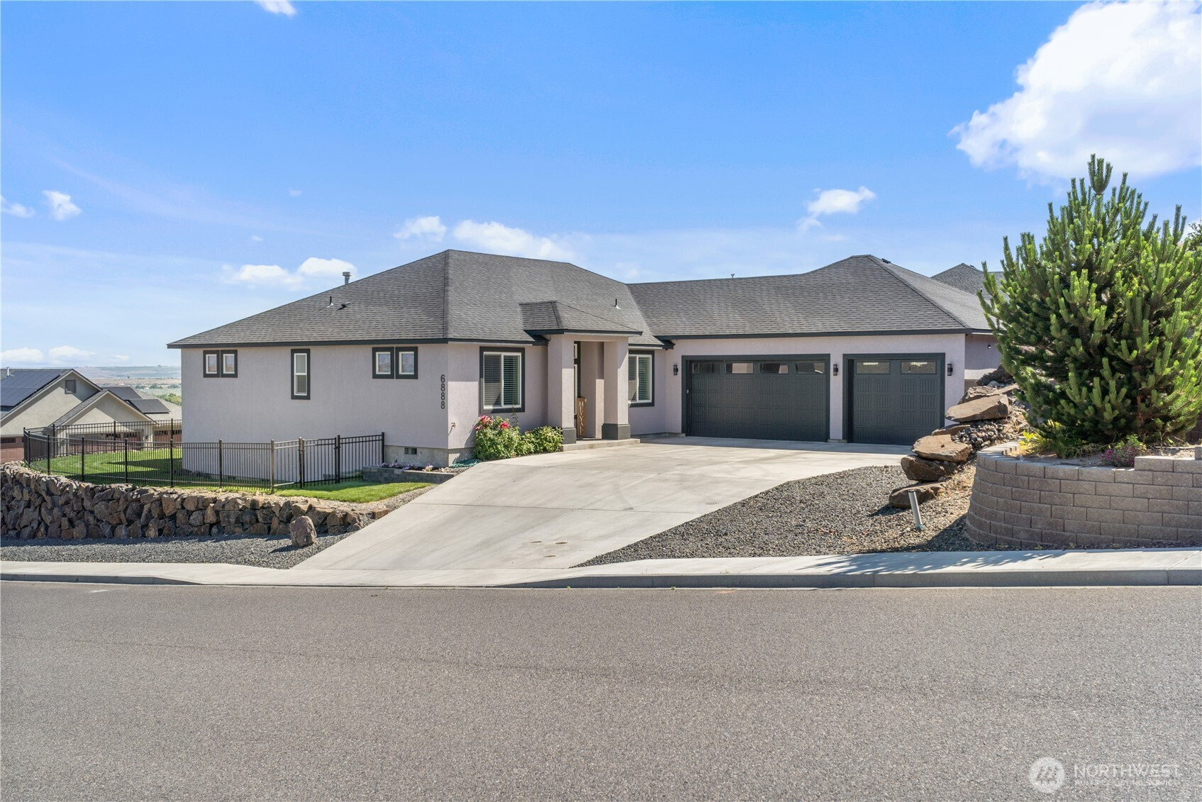 6888 Cyprus Loop, West Richland, WA 99353