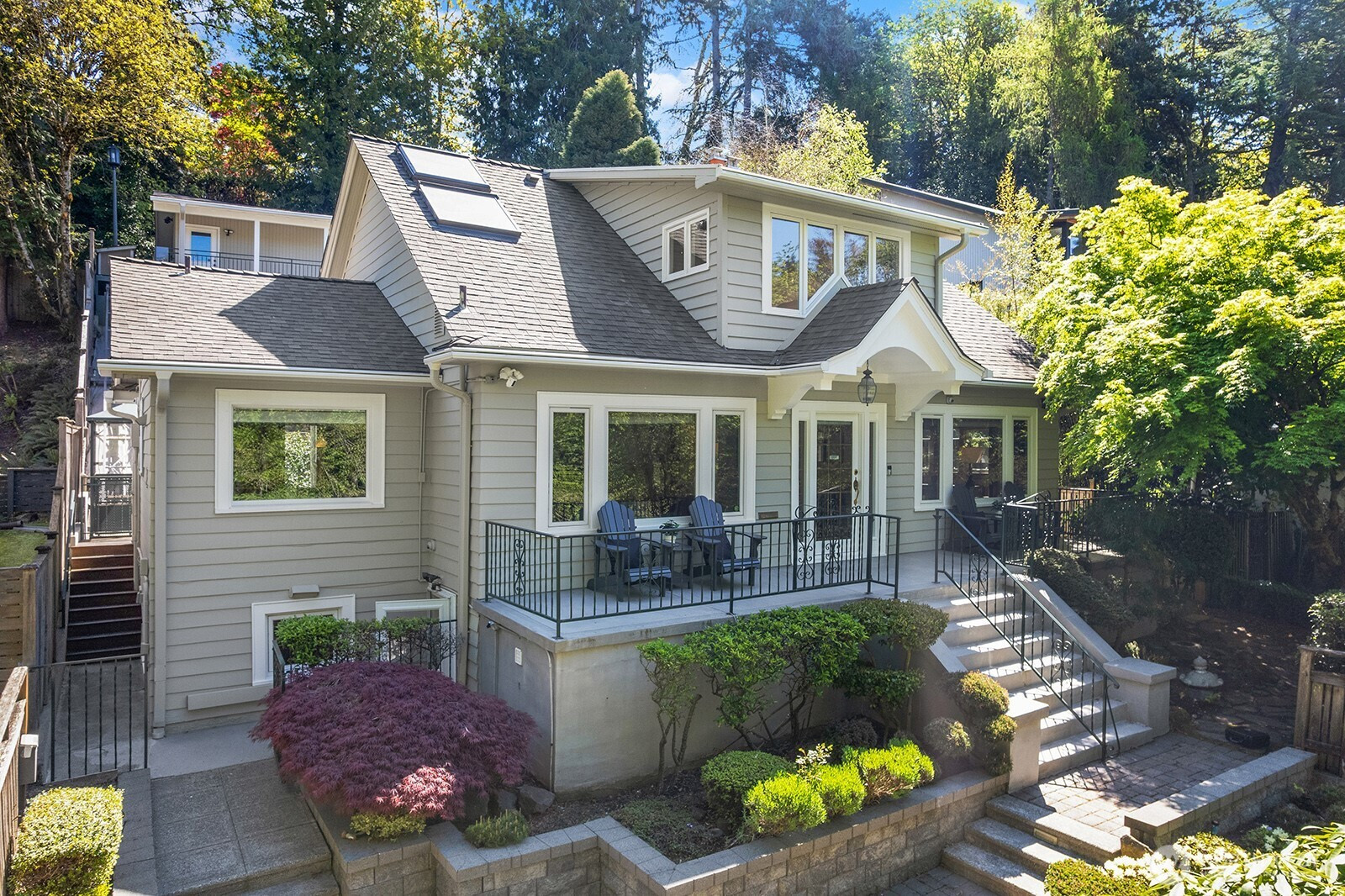 2514 Lake Park Drive S, Seattle, WA 98144