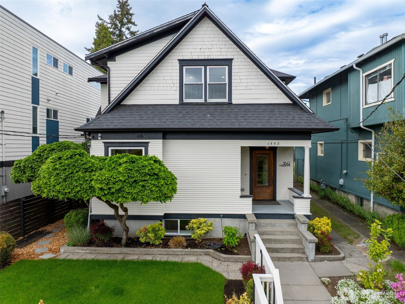 1842 S Weller Street, Seattle, WA 98144