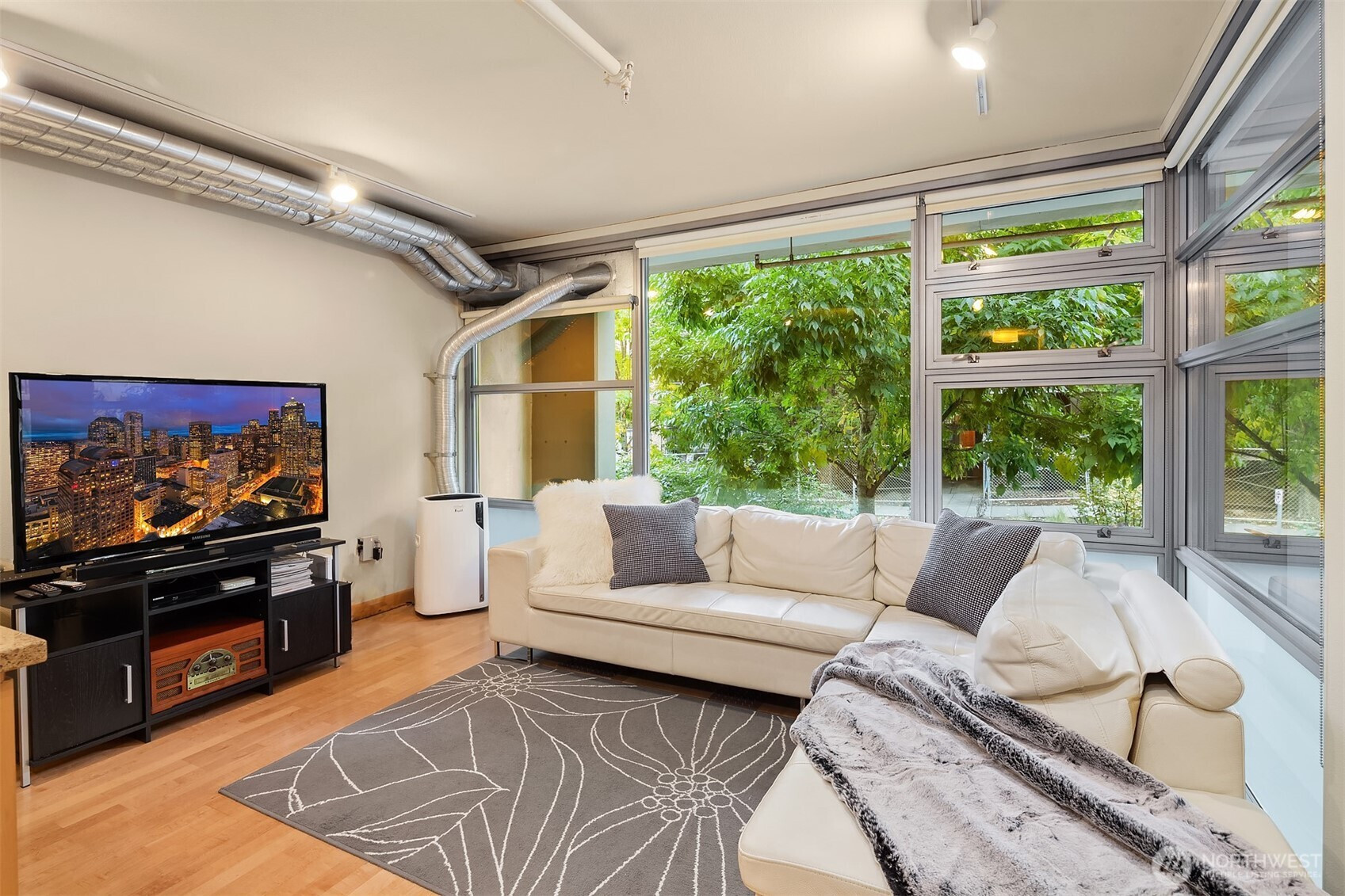 2015 Terry Street, Seattle, WA 98121