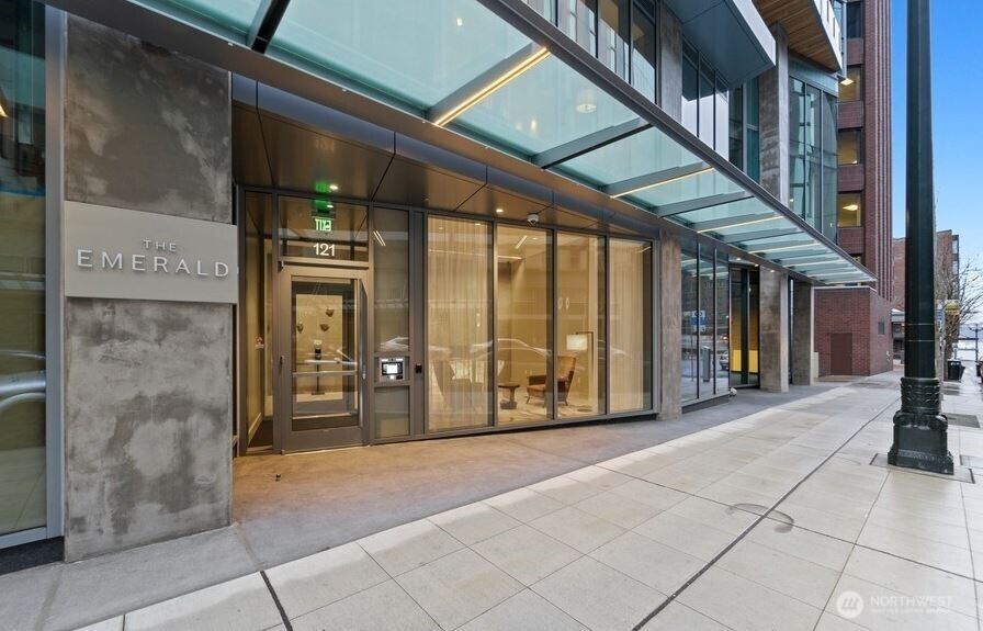 121 Stewart Street, Seattle, WA 98101