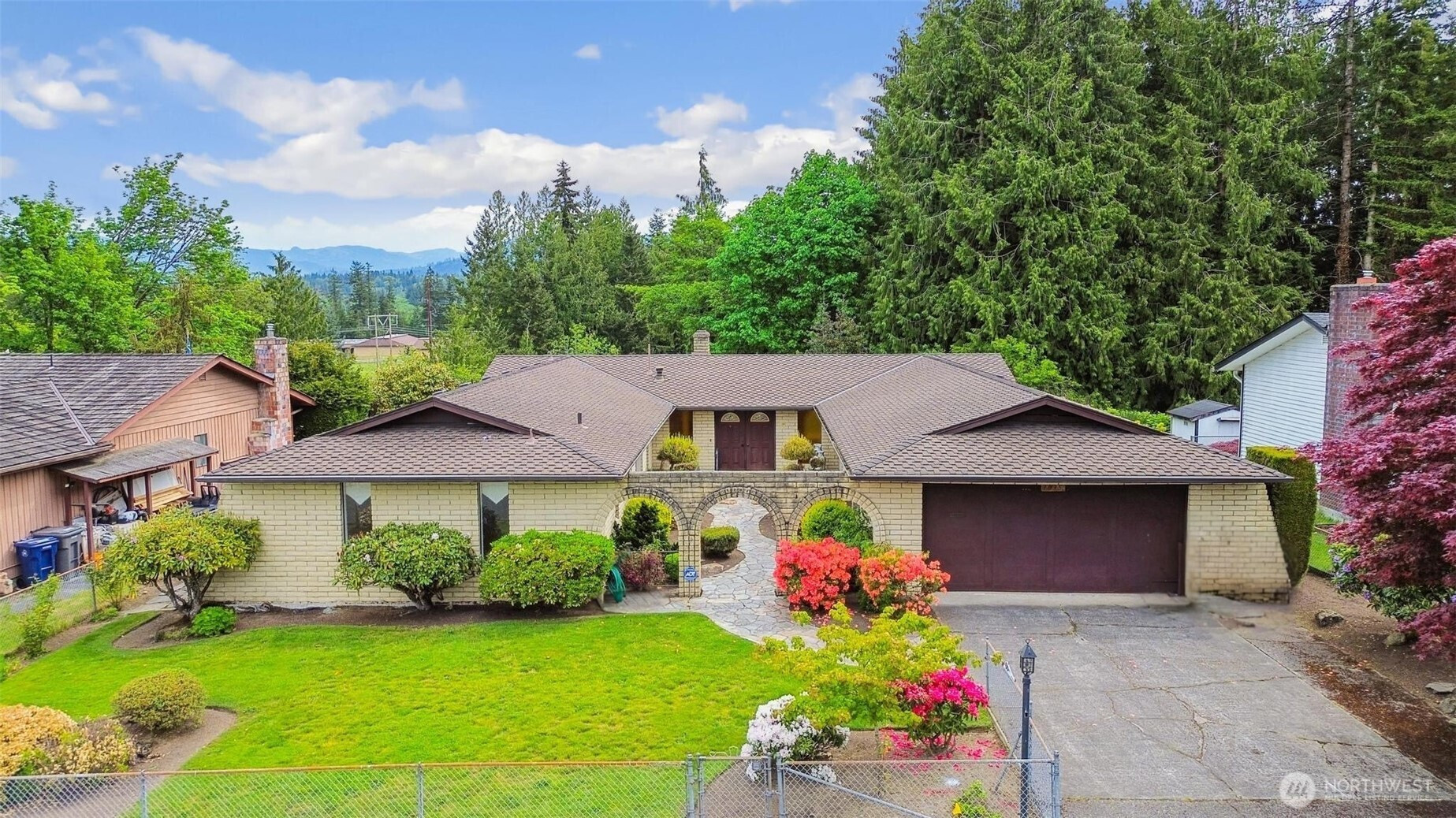 1035 E Robinhood Drive, Arlington, WA 98223