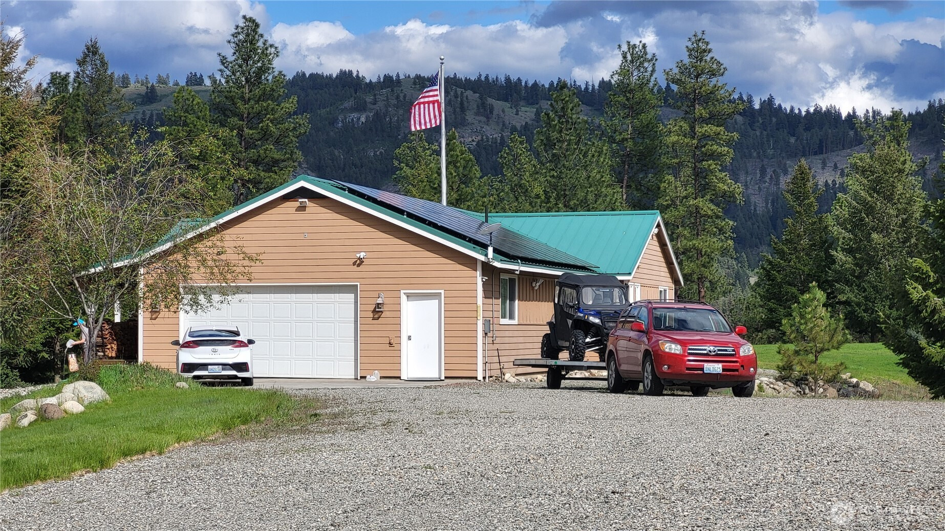 41 Decoy Road, Republic, WA 99166