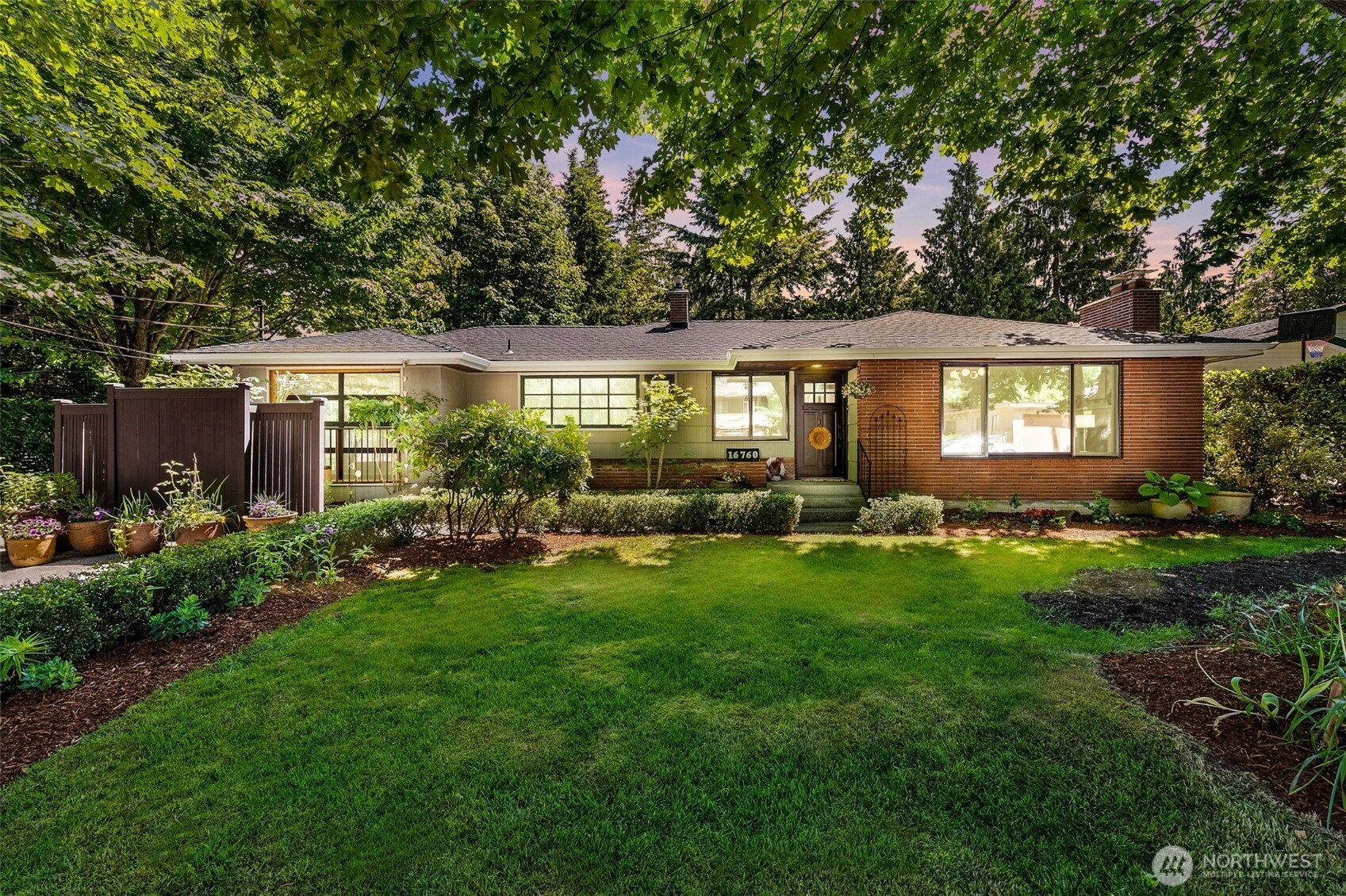 16760 26th Ave SW, Burien, WA 98166